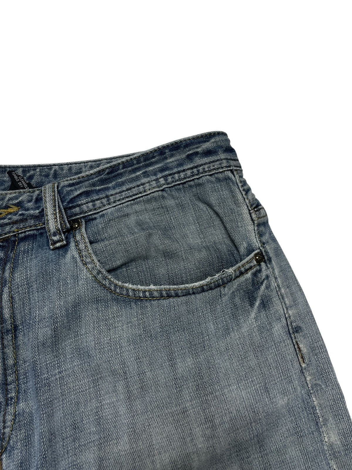 Buffalo David Bitton 2000’s Buffalo David Bitton - Light Wash Denim Pants Size US 34 / EU 50 - 5 Thumbnail