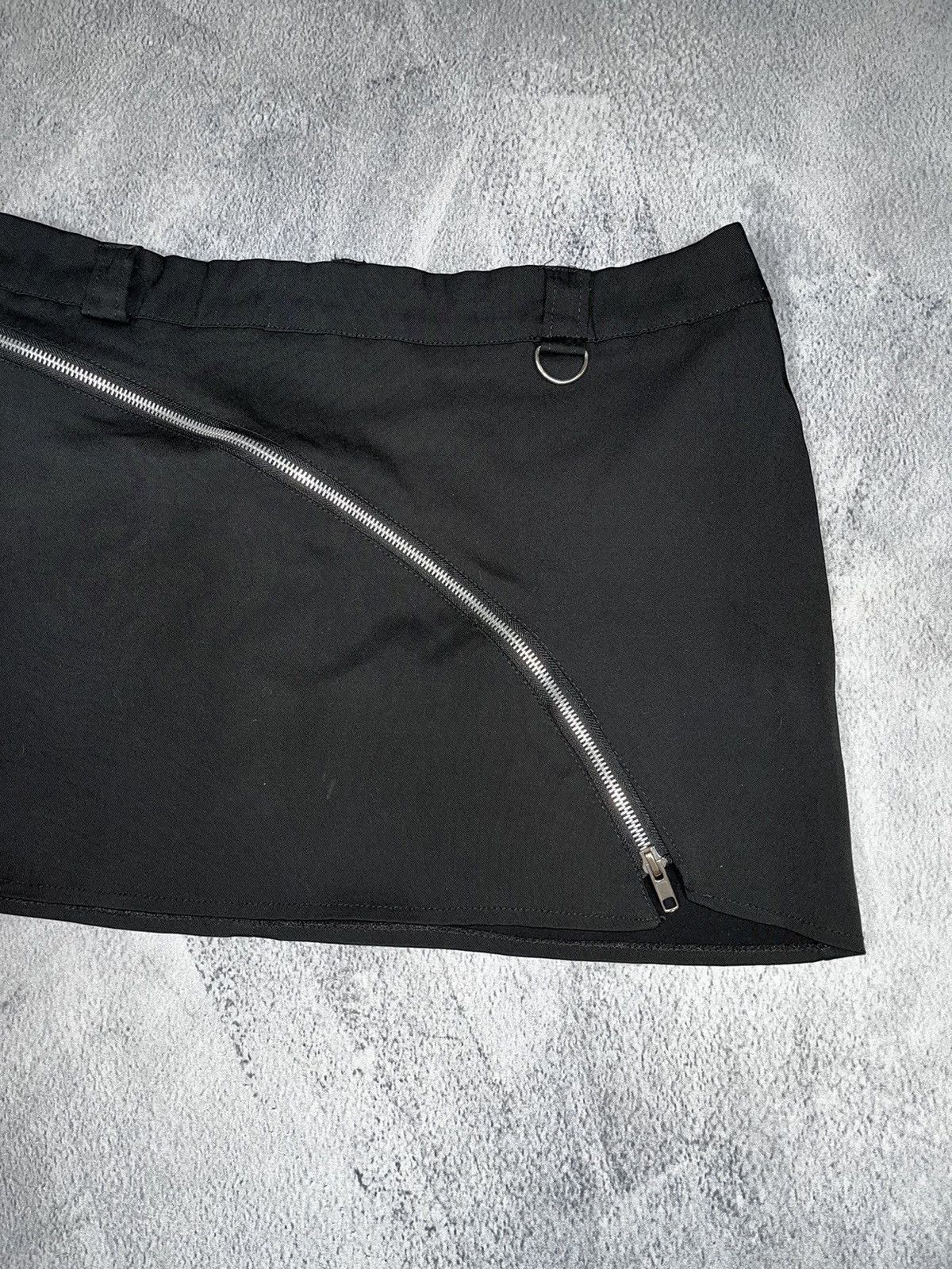 Japanese Brand × Vintage Vintage Y2K opium zip mini skirt japanese style size 30 Size 30" / US 8 / IT 44 - 3 Thumbnail