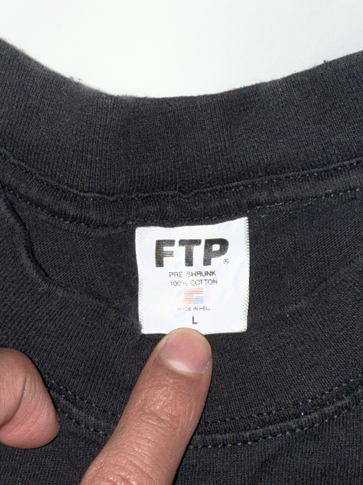 Fuck The Population FTP MIDDLE FINGER TEE Size US L / EU 52-54 / 3 - 3 Thumbnail
