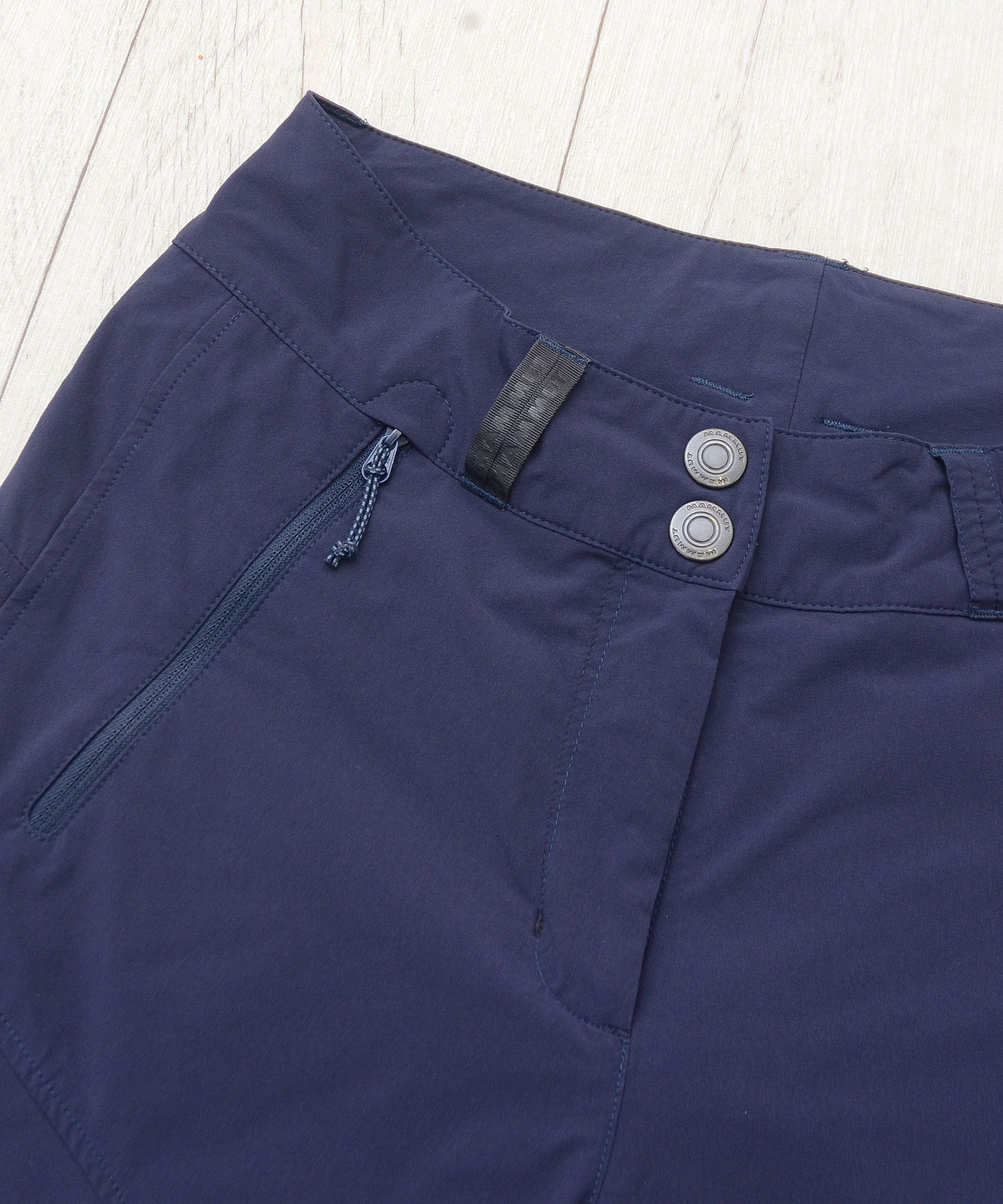 Mammut Shorts Mammut Navy Outdoor Life Gorpcore size US 4 XS Size 27" / US 4 / IT 40 - 5 Thumbnail