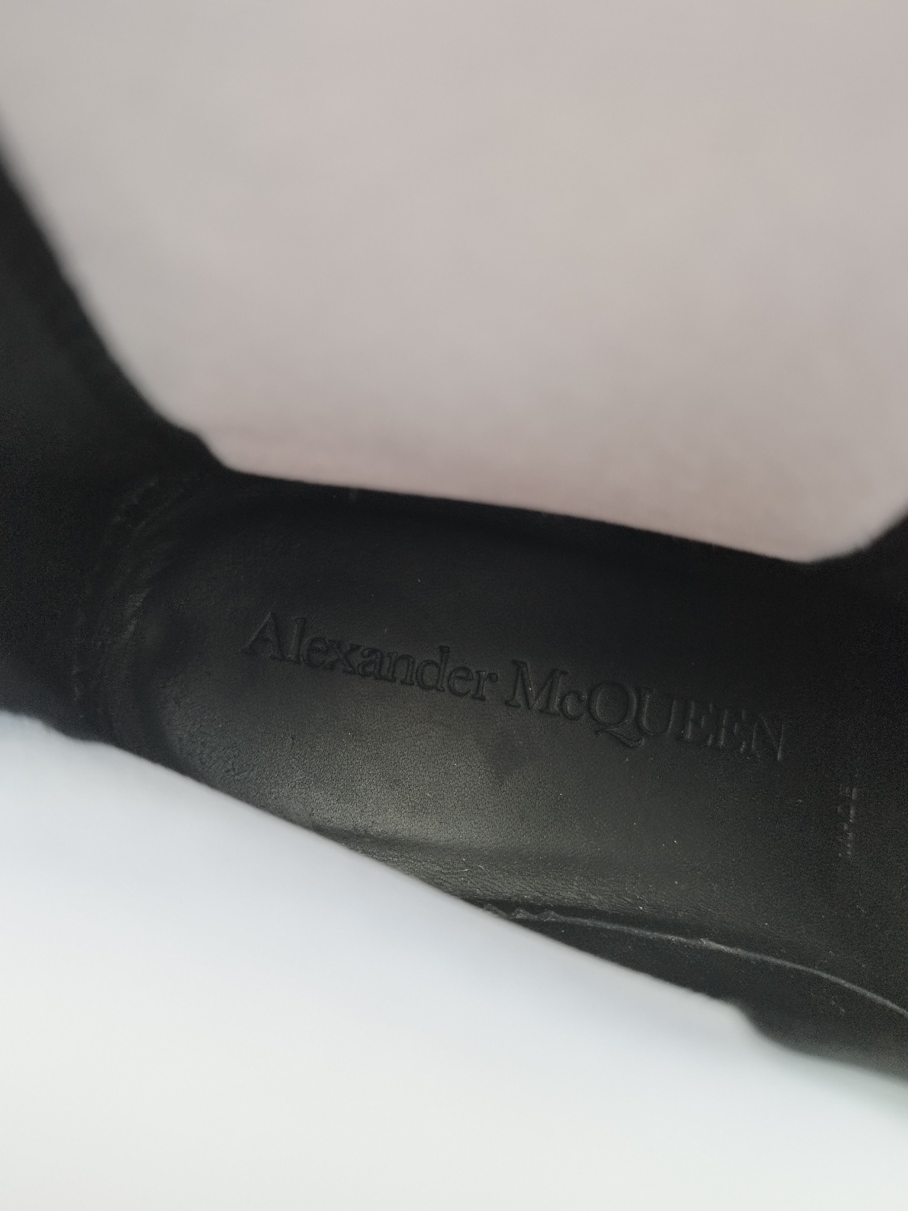 Alexander McQueen Alexander McQueen Chelsea white boots Size US 7.5 / IT 37.5 - 12 Thumbnail