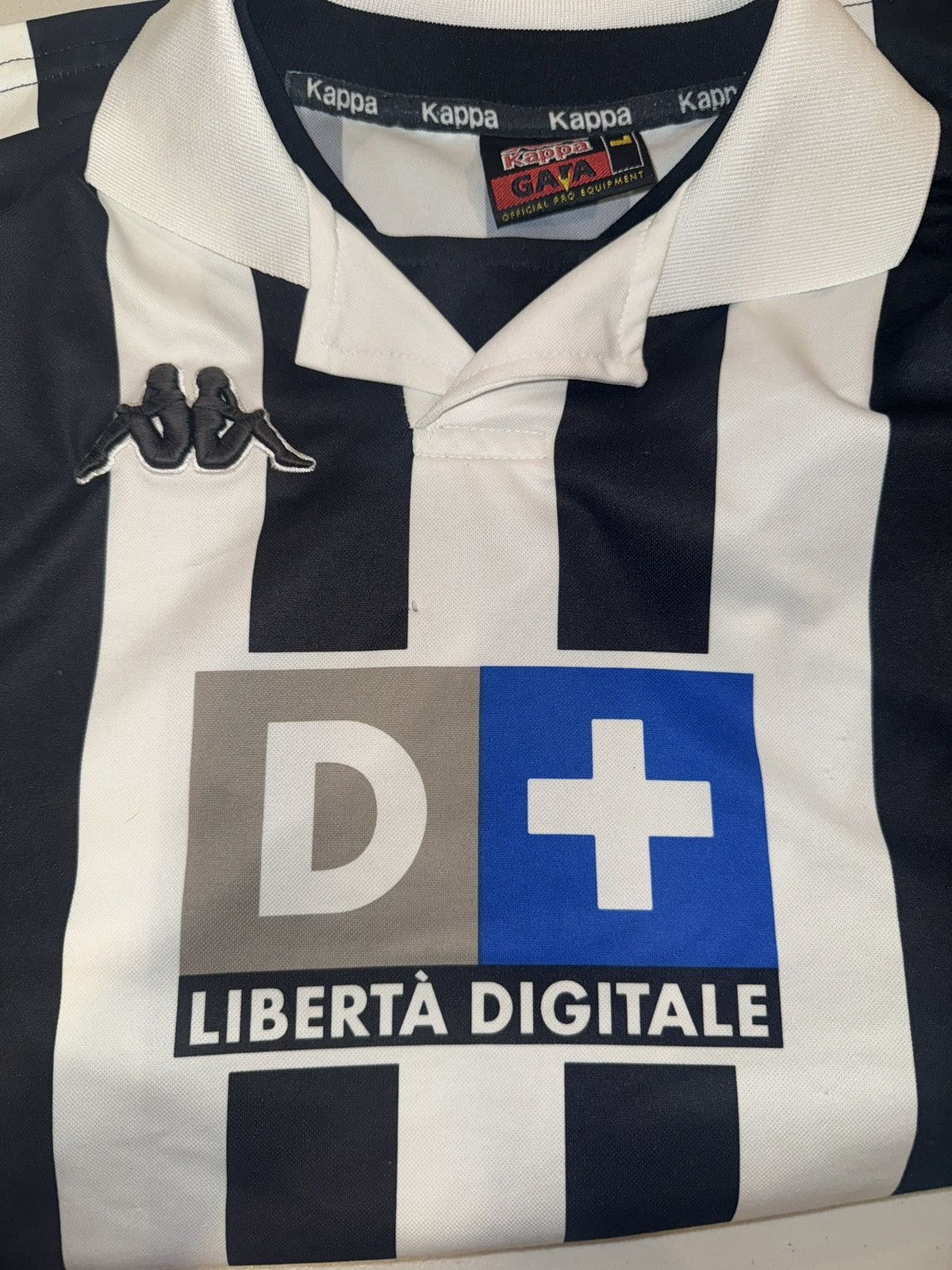 Kappa × Vintage VINTAGE KAPPA Juventus Football Soccer Jersey 1998/1999 Size US L / EU 52-54 / 3 - 4 Thumbnail
