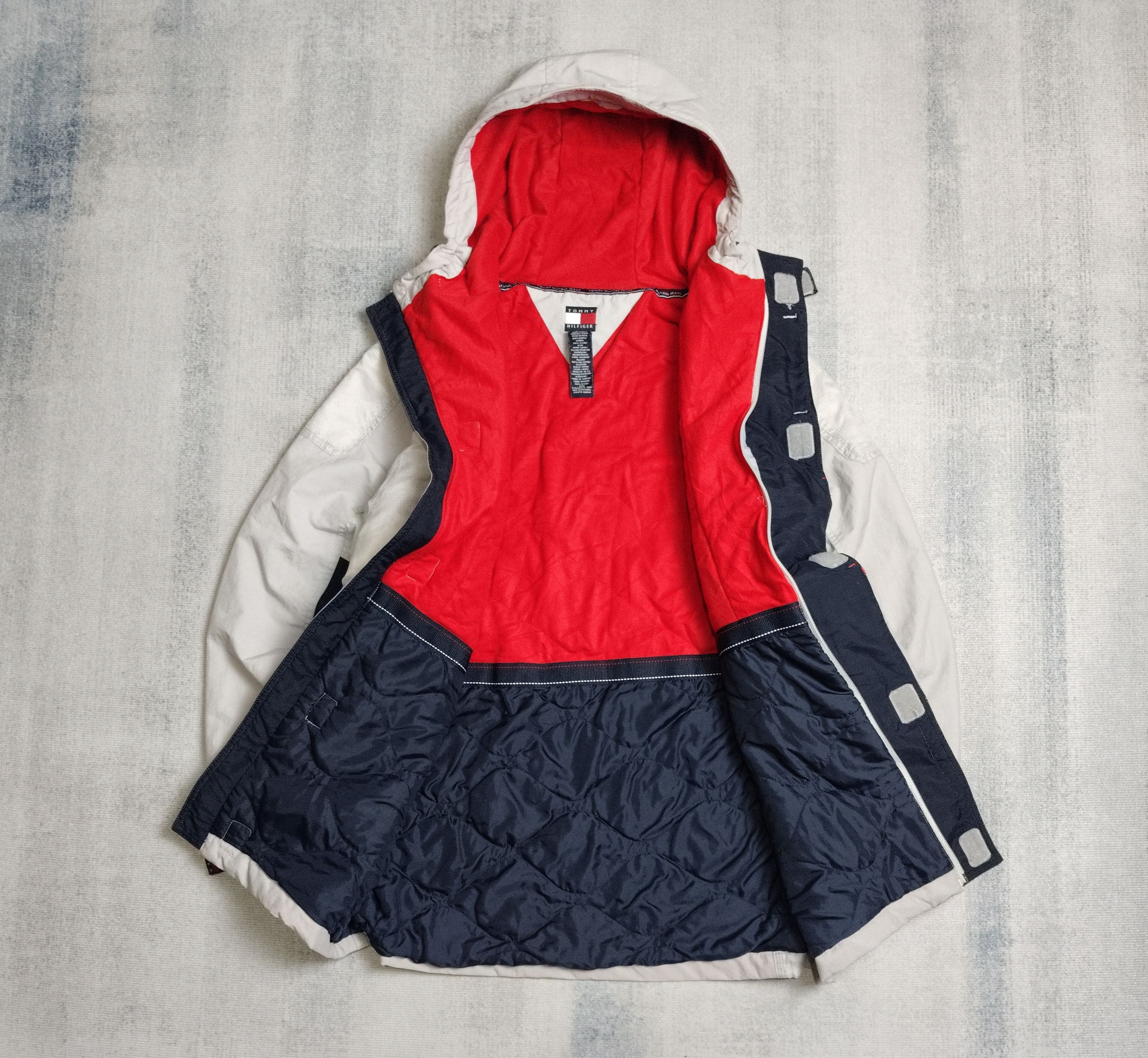 Tommy Hilfiger Vintage Tommy Hilfiger Multi pocket Jacket Size US XL / EU 56 / 4 - 7 Thumbnail