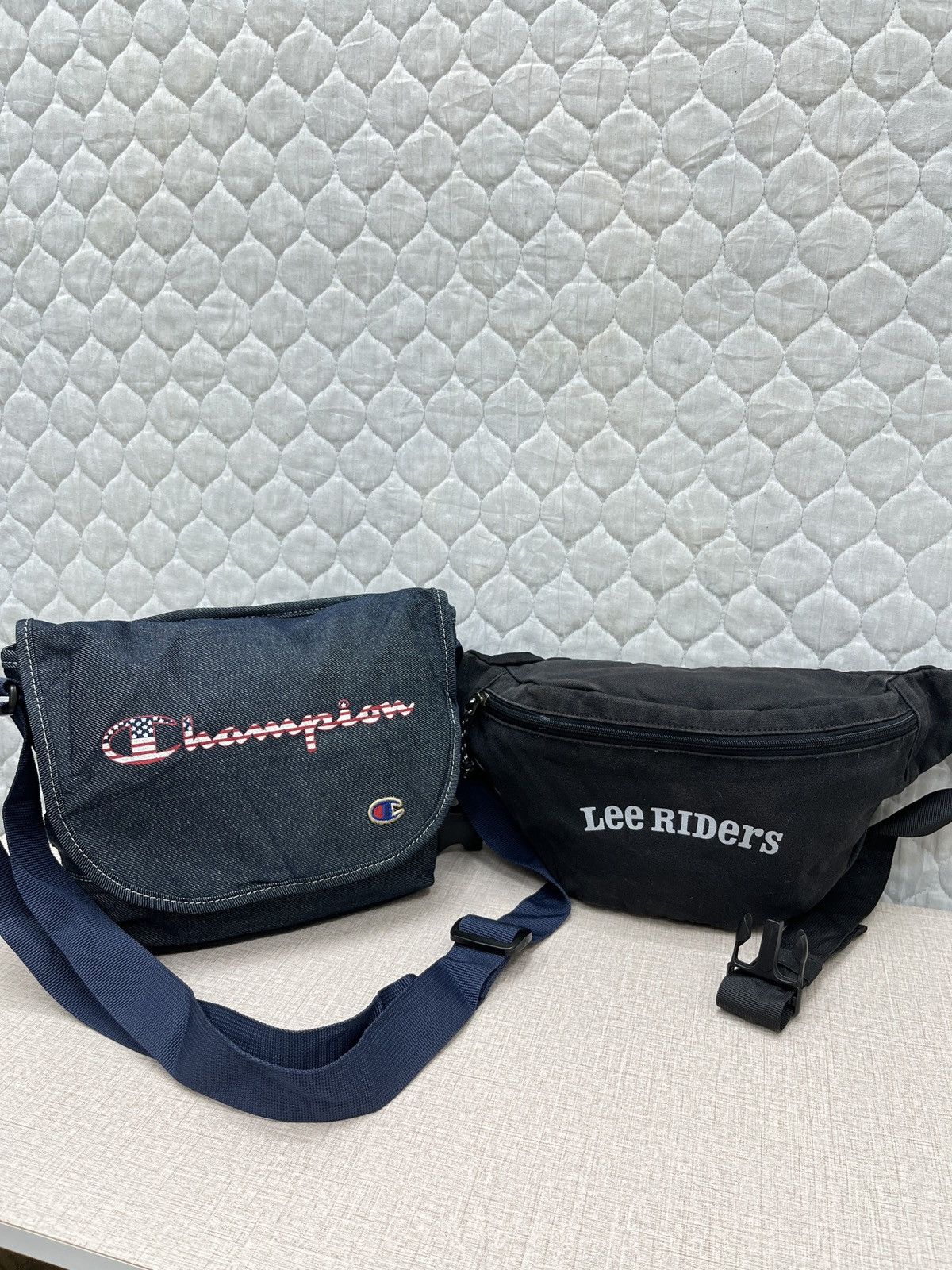 Champion × Lee 🔥🔥🔥STEALS CHAMPION & LEE RIDERS BAG Size ONE SIZE - 2 Thumbnail