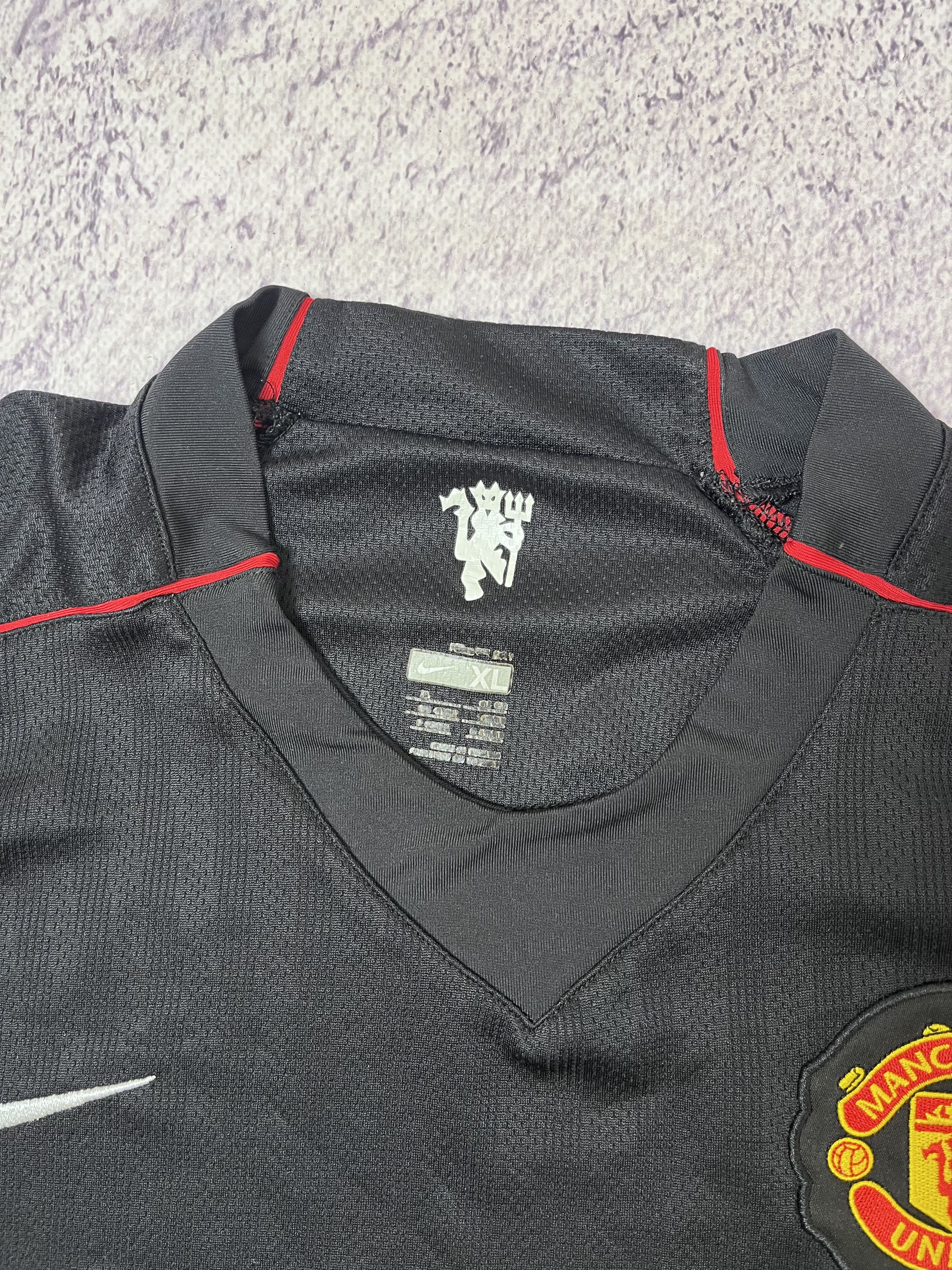 Nike Vintage mens soccer jersey Nike Manchester United size Xl Size US XL / EU 56 / 4 - 7 Thumbnail