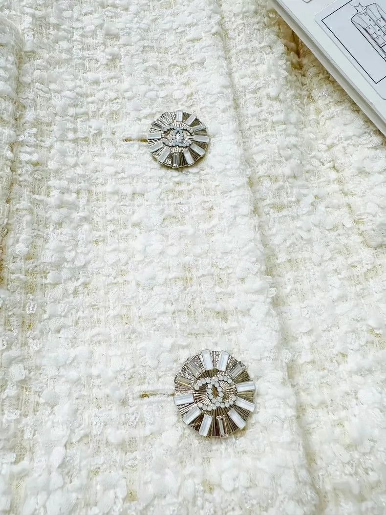 Chanel Chanel 23C white moonlight coat Size XS / US 0-2 / IT 36-38 - 7 Thumbnail
