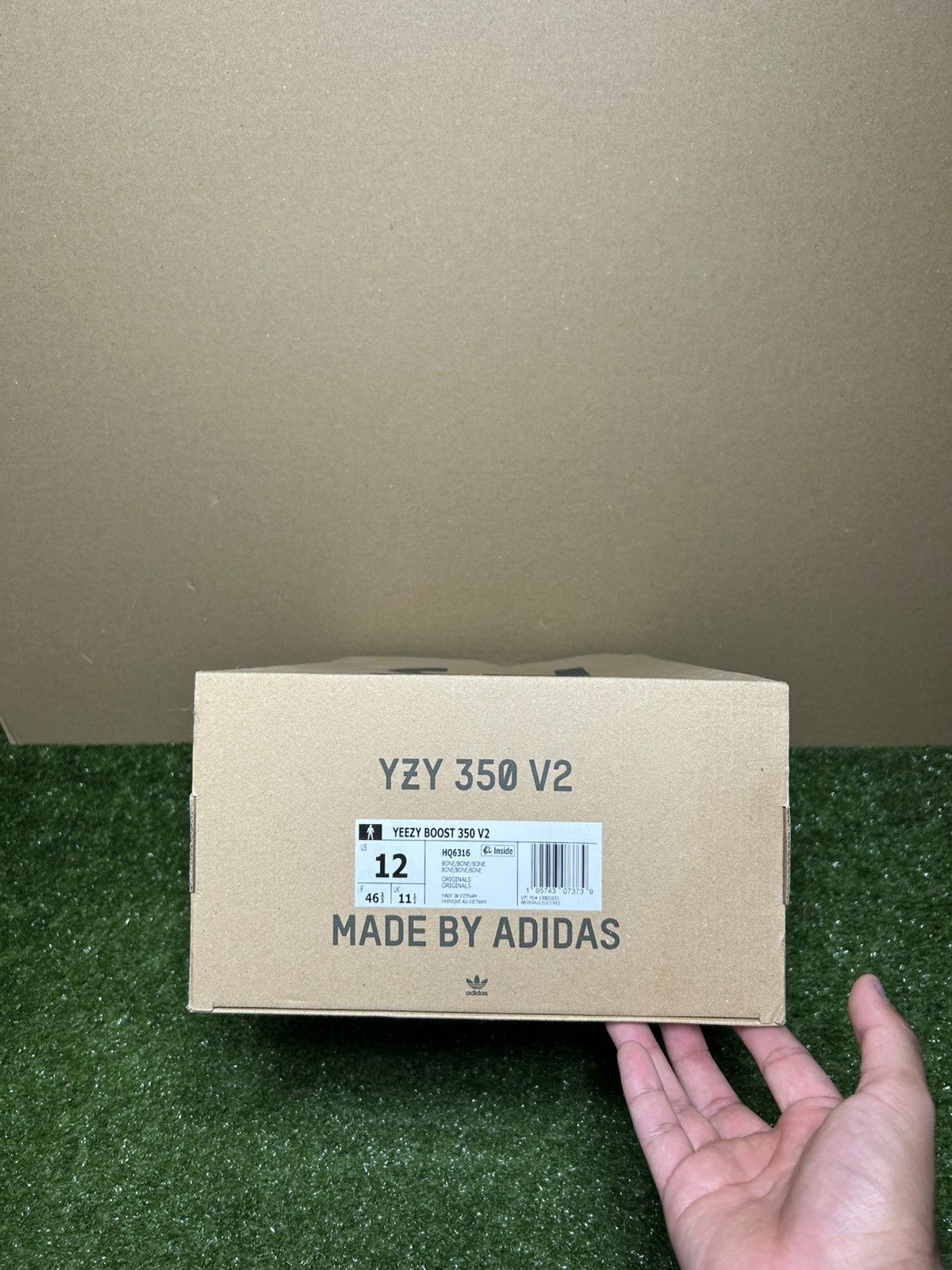 Yeezy Yeezy 350 bone Size US 12 / EU 45 - 10 Thumbnail