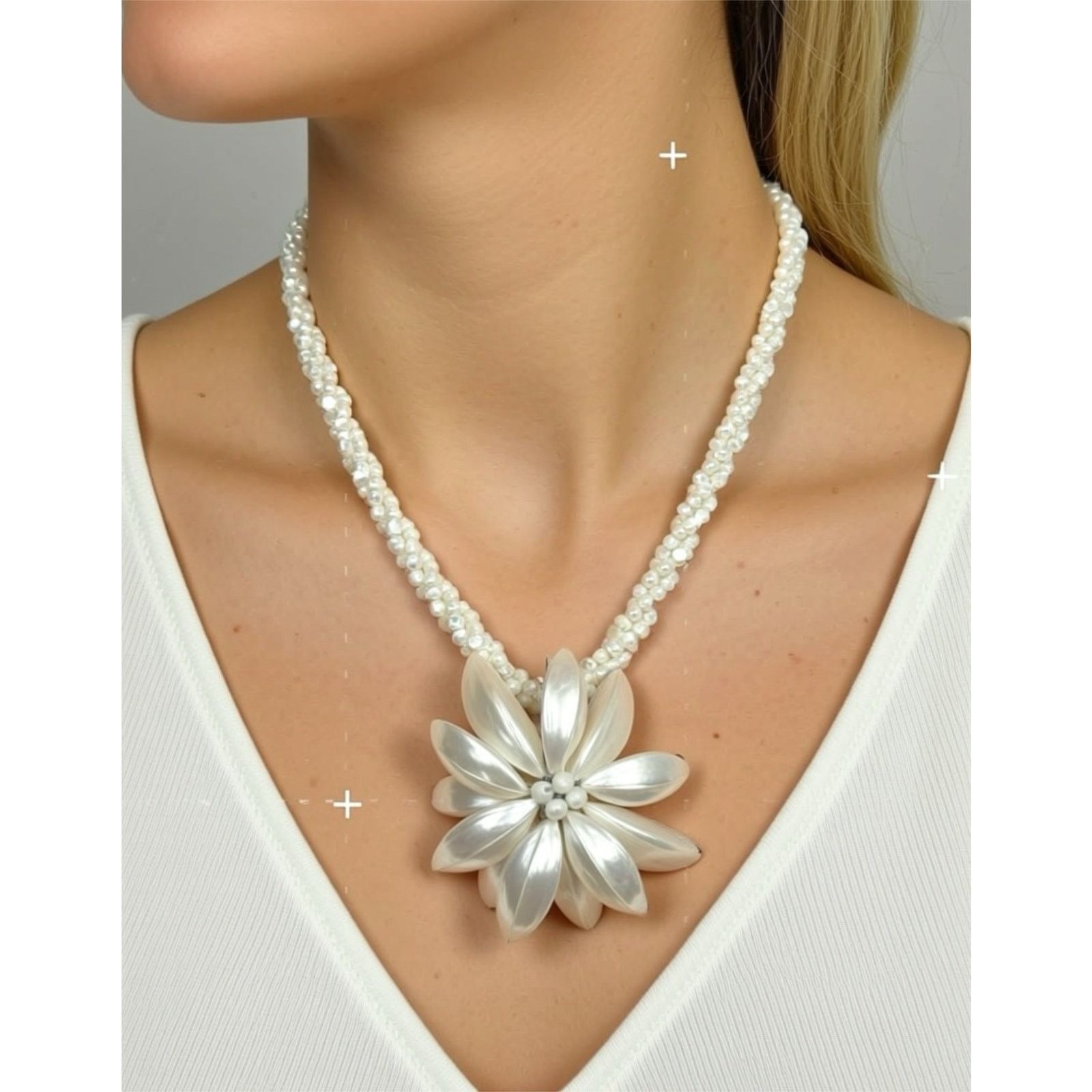 Other Vintage Mother of Pearl Flower Necklace White Beaded 19" Size ONE SIZE - 1 Thumbnail