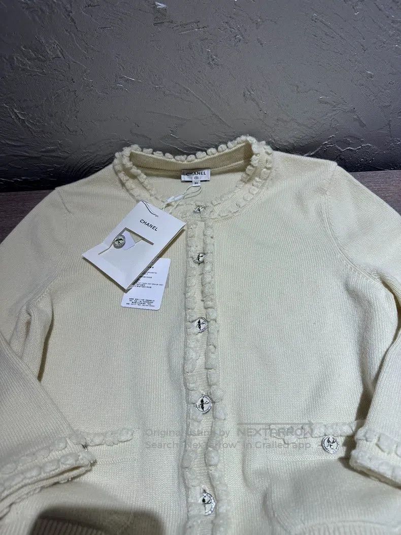 Chanel Chanel 25s yellow cardigan coat Size XS / US 0-2 / IT 36-38 - 1 Thumbnail