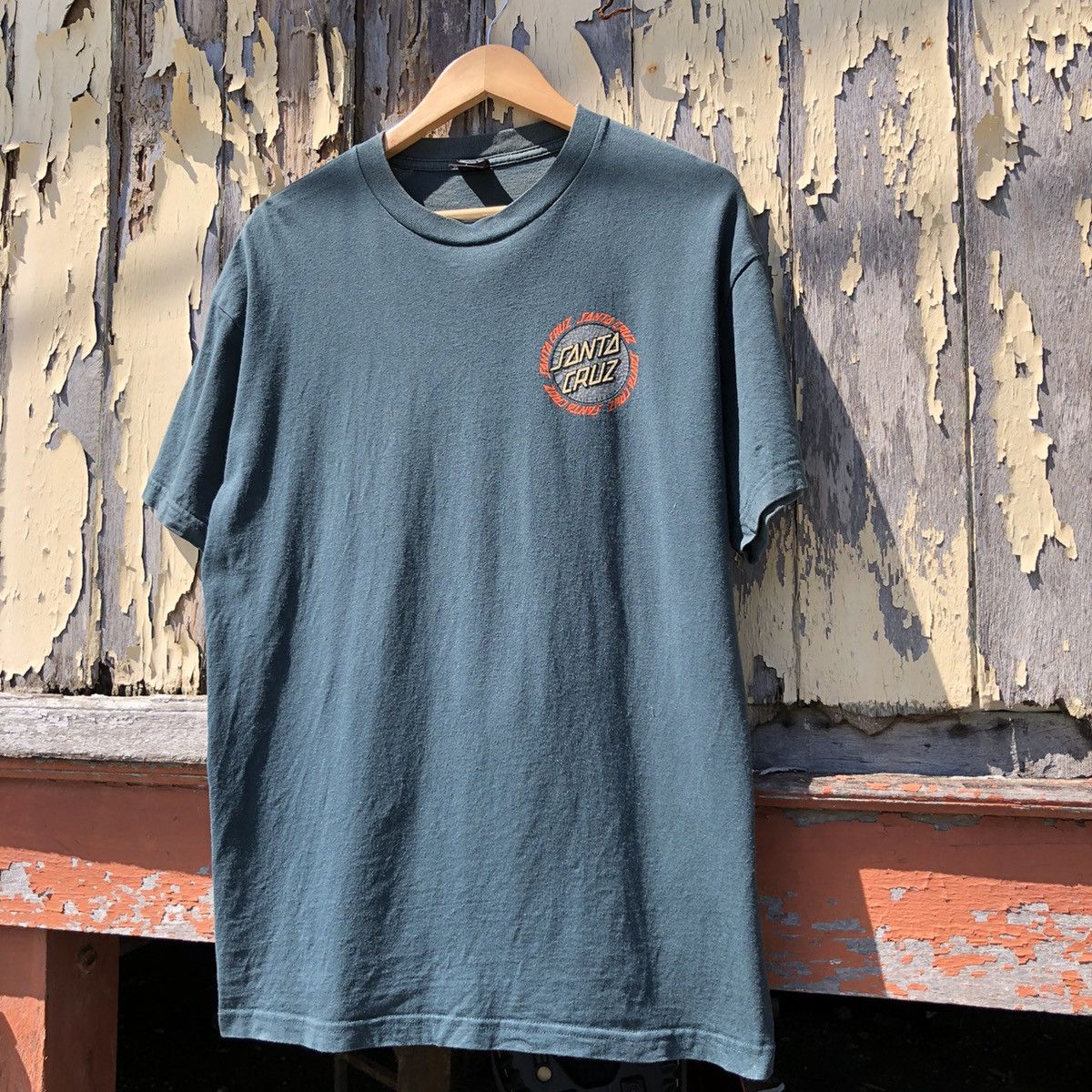 Santa Cruz Skateboards Vintage y2k Faded Santa Cruz Skateboard Tshirt Size US L / EU 52-54 / 3 - 2 Thumbnail