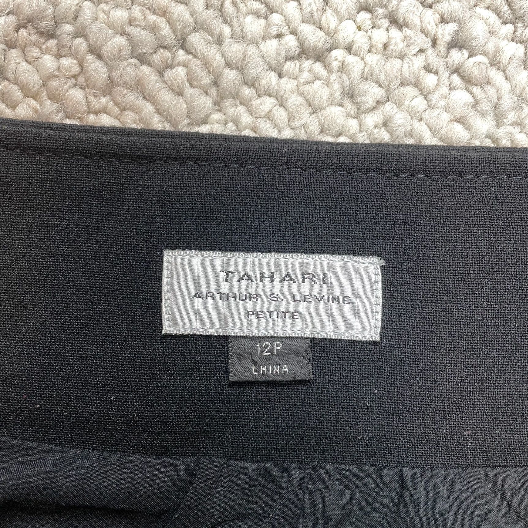 Vintage Tahari Skirt Womens 12 Petite Black Knee Length Solid Zip A-Line Size 34" / US 12 / IT 48 - 6 Thumbnail