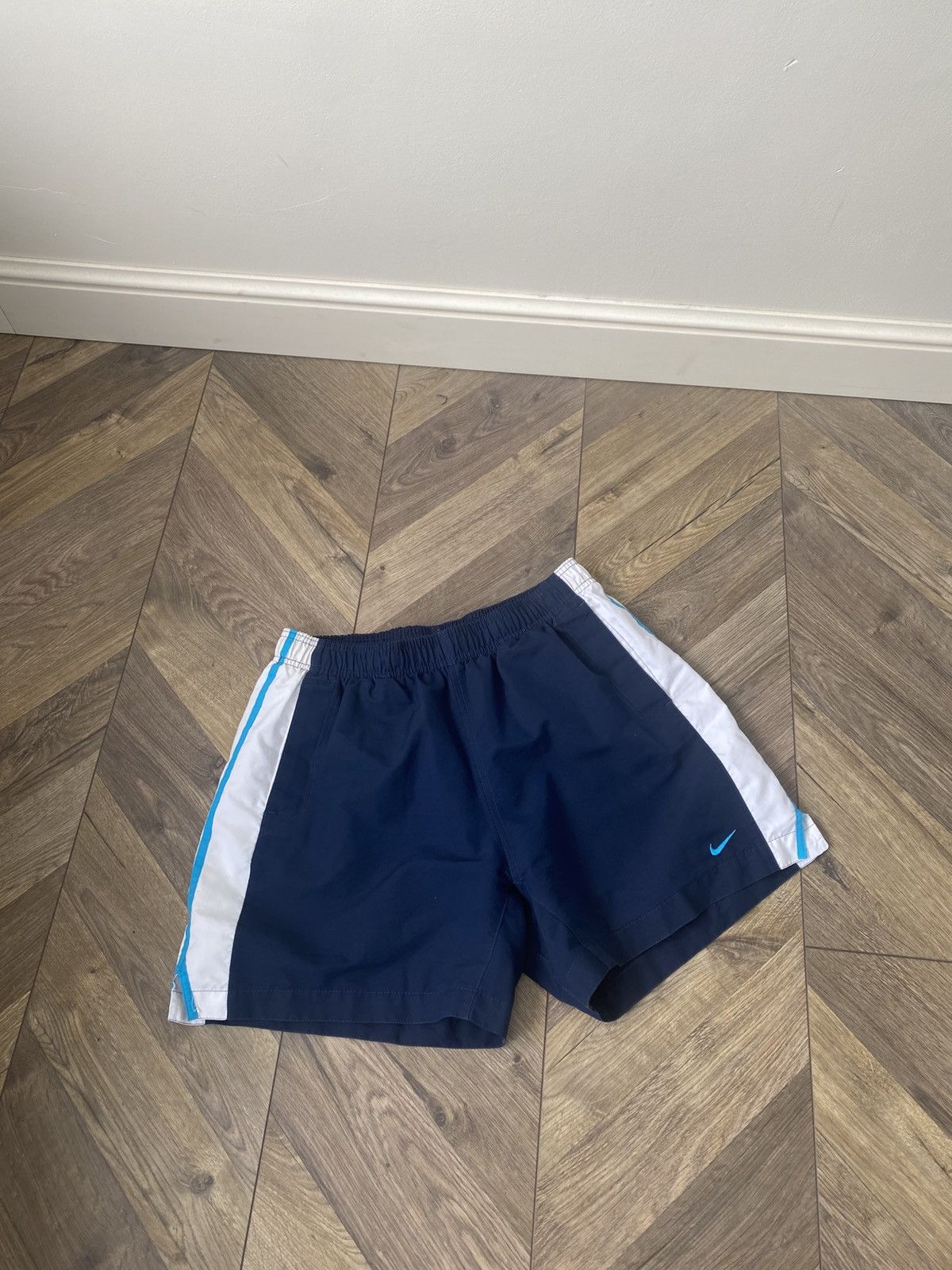 Nike Vintage Nike 90s shorts Size US 33 - 1 Thumbnail