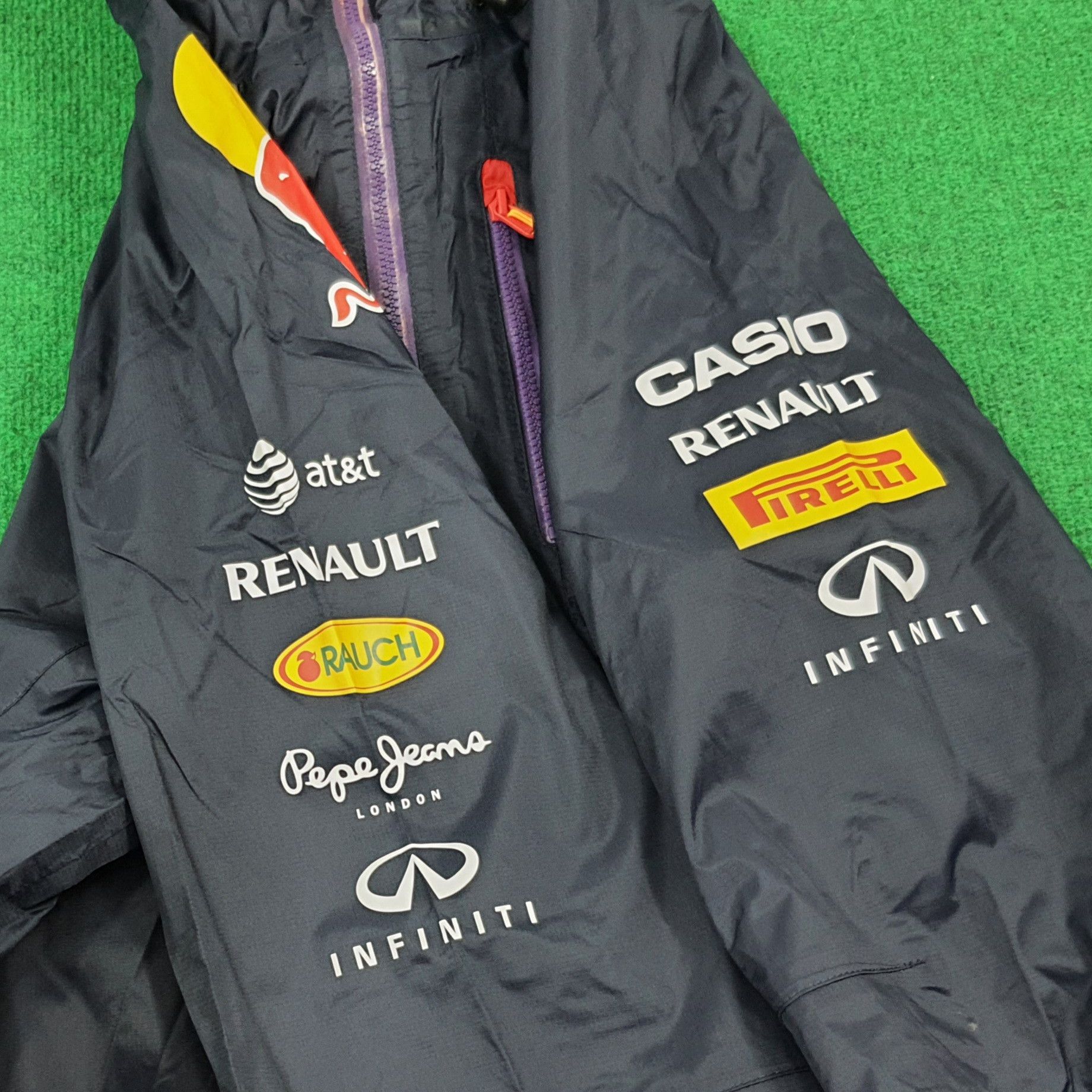 Pepe Jeans × Red Bull × Vintage Vintage Pepe Jeans Red Bull Rain Coat Hoodie Jacket Size US L / EU 52-54 / 3 - 6 Thumbnail