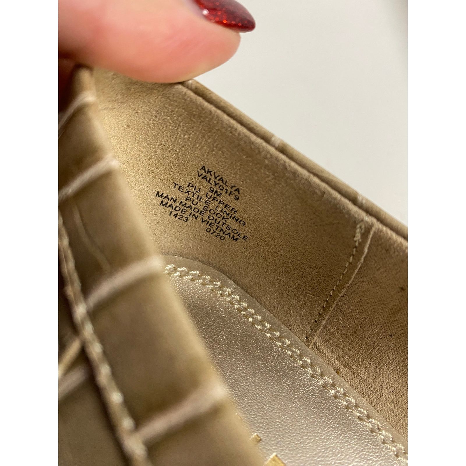 Anne Klein Anne Klein Brand Akvalya Taupe Chain Loafers size 9.5 Size US 9.5 / IT 39.5 - 7 Thumbnail