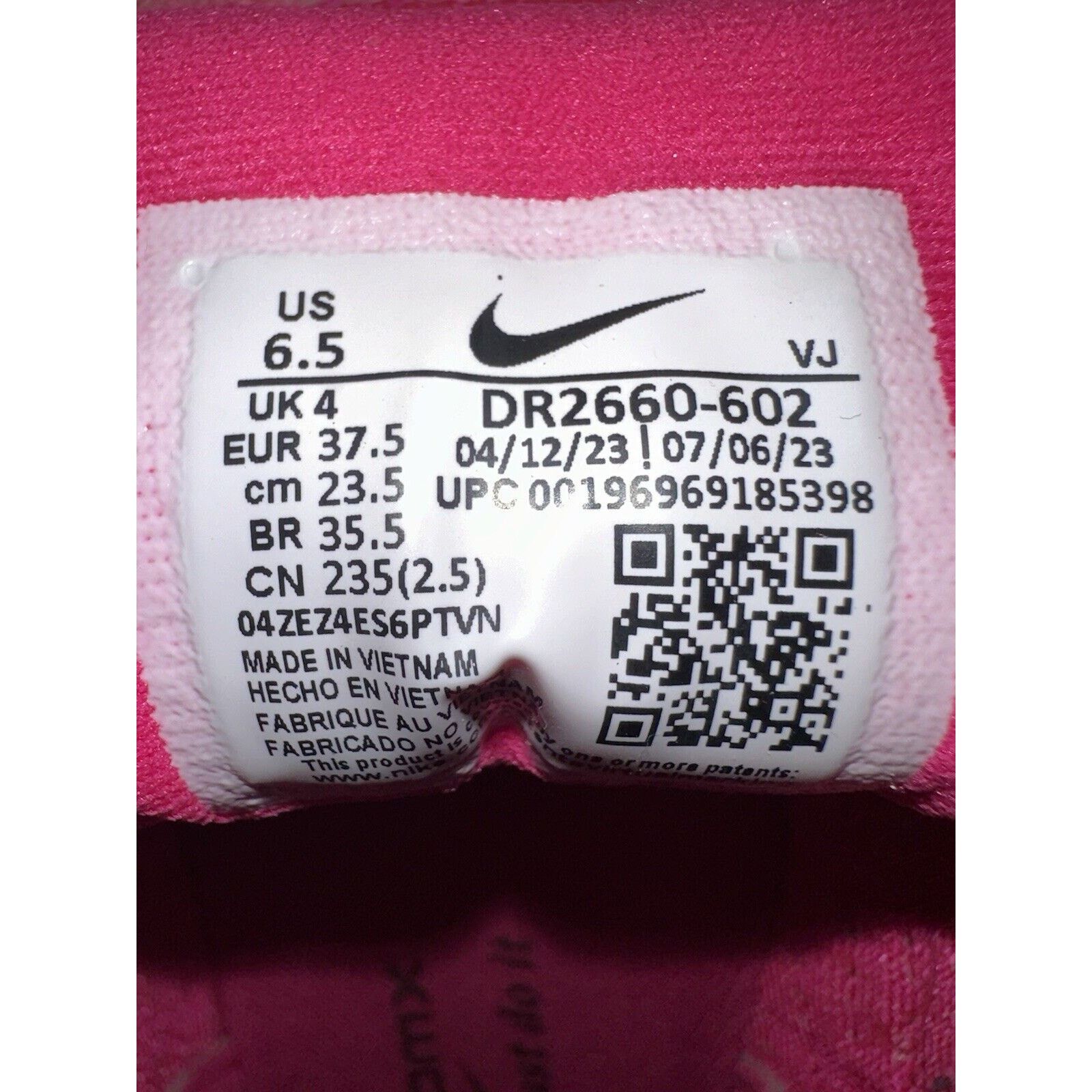 Nike Nike Women’s ZoomX Invincible Run 3 DR2660-602 size 6.5 Size US 6.5 / IT 36.5 - 7 Thumbnail