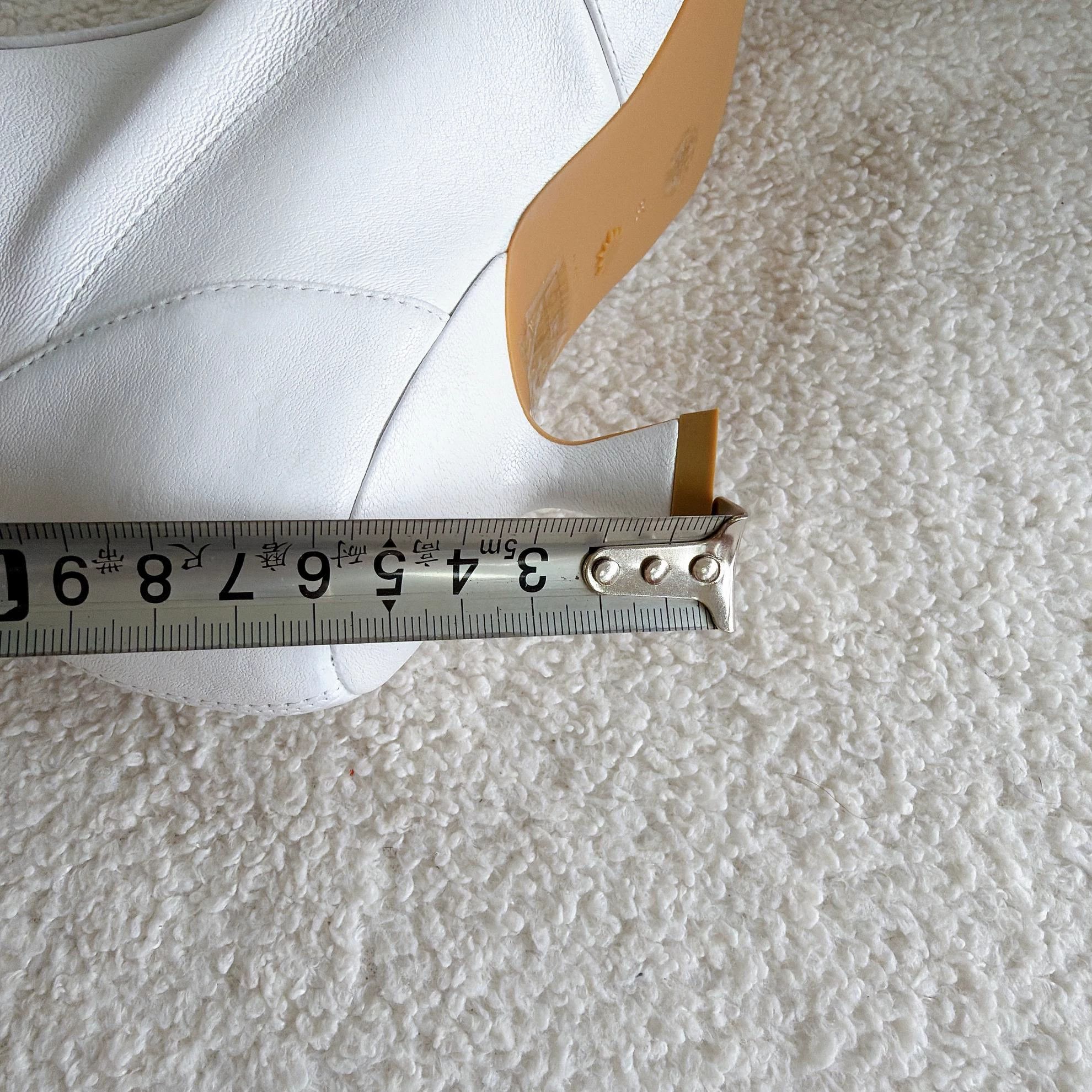 Stuart Weitzman SW White Low Heel Ankle Boot 38 New 5060 Size US 7.5 / IT 37.5 - 9 Thumbnail