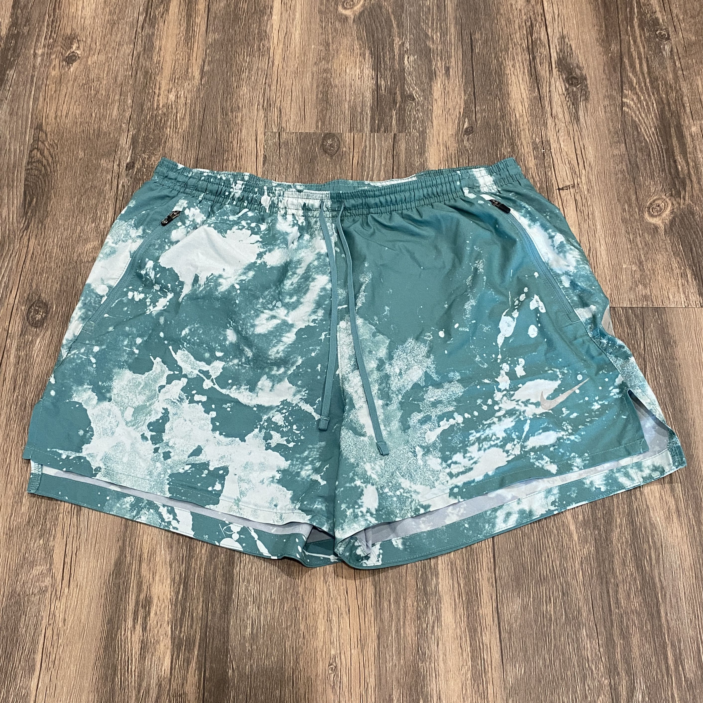 Nike Nike 2-in-1 Run Division Stride Blue Splatter Shorts 30-32W Size US 31 - 1 Thumbnail