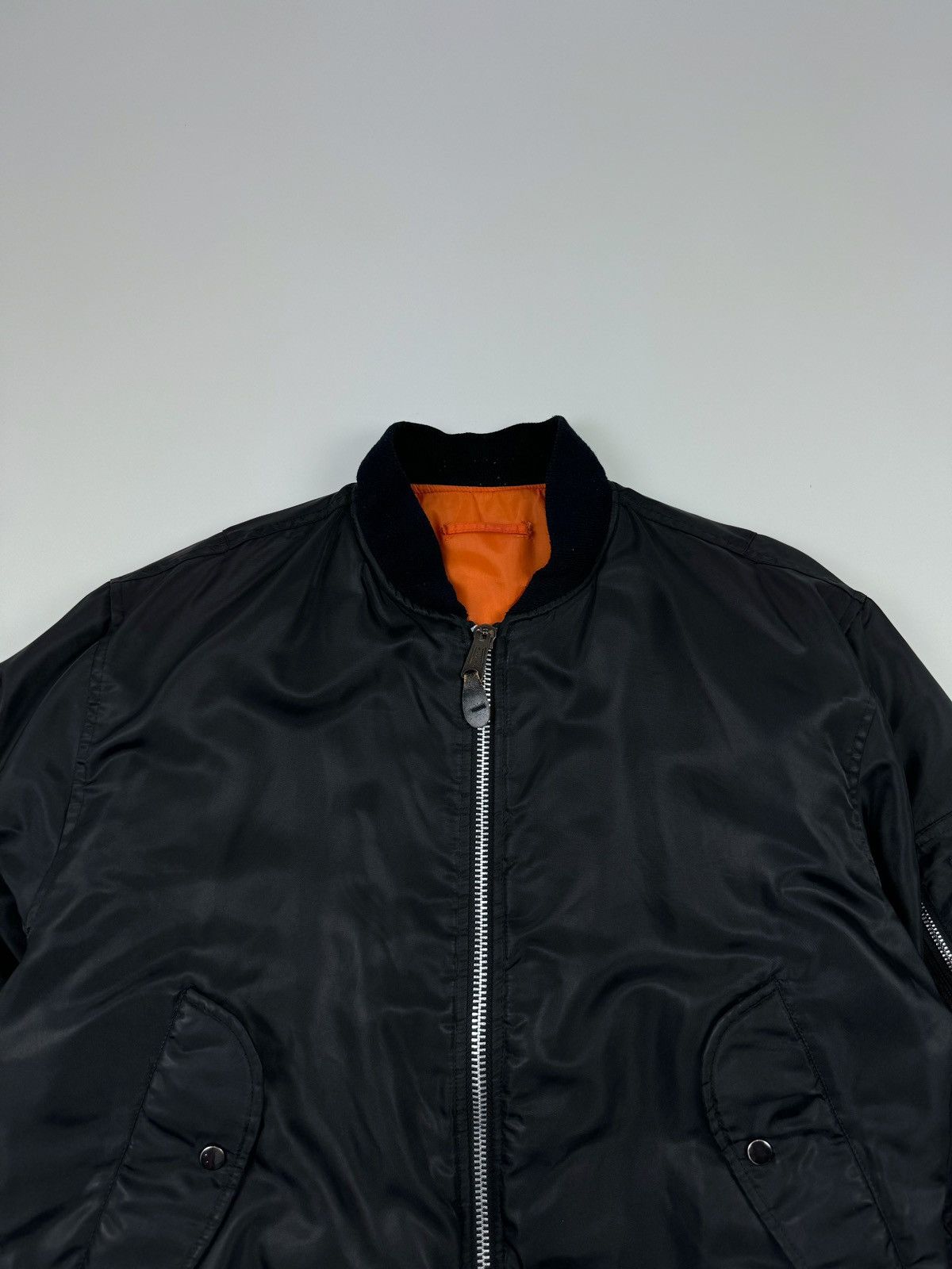 Vintage Vintage Reversible Distressed MA-1 Black Bomber Jacket Size US L / EU 52-54 / 3 - 6 Thumbnail