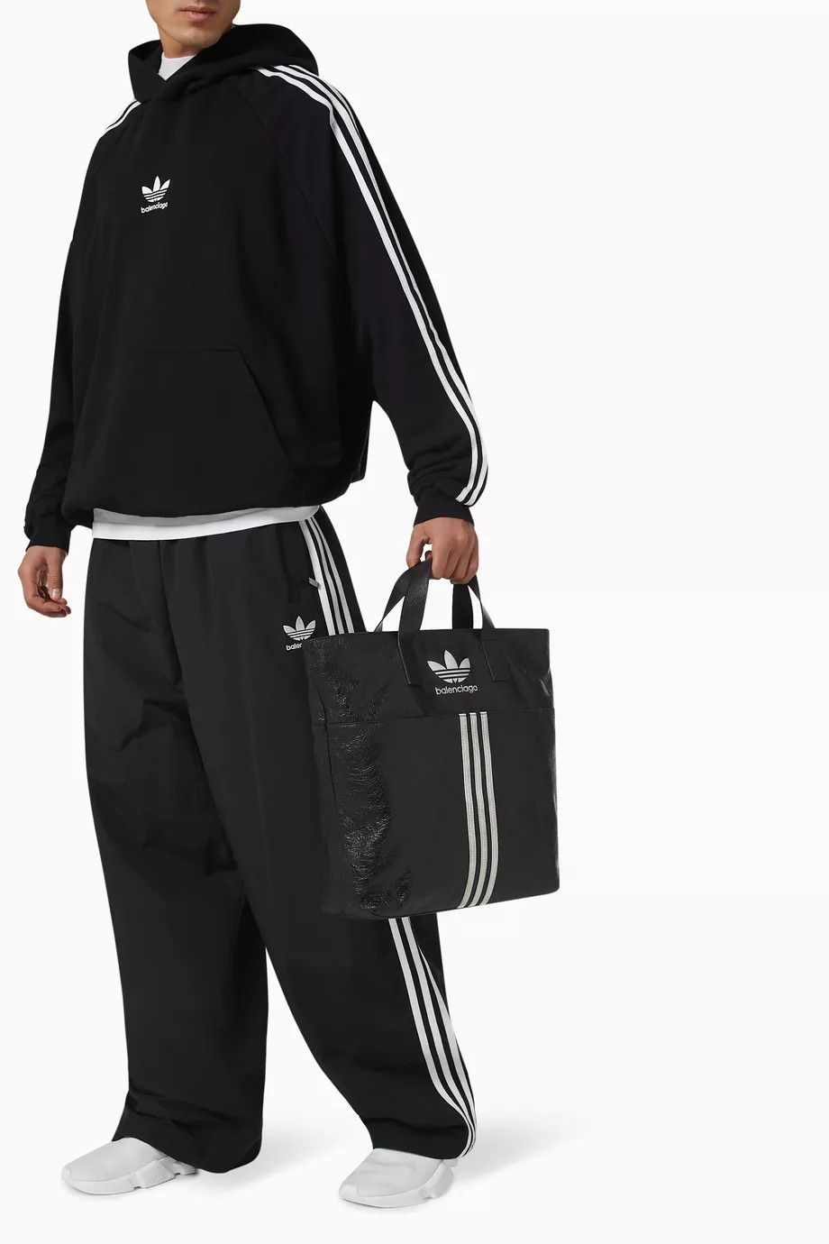 Adidas × Balenciaga o1s1wg110924 Size: OS / South Tote Bag in Black/White Size ONE SIZE - 4 Thumbnail