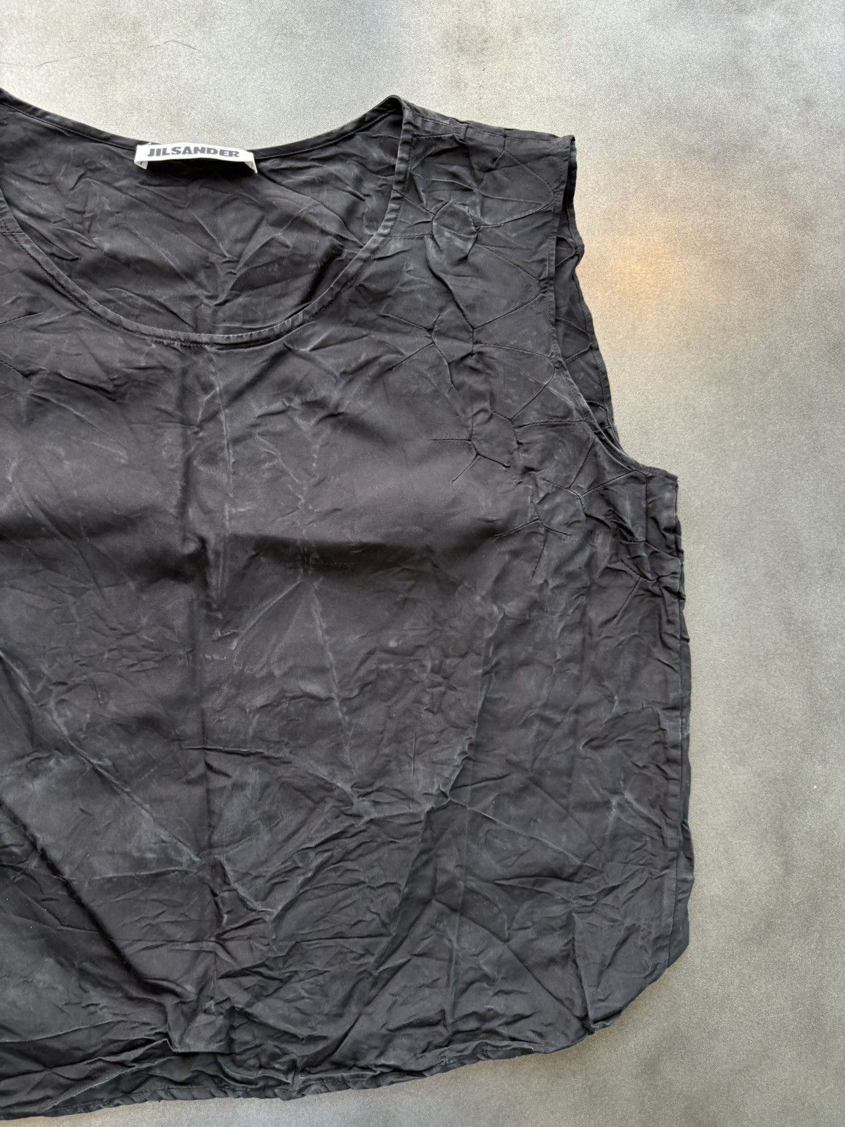 Designer × Jil Sander × Vintage Vintage Jil Sander Tank Top Crinkle Silk Vest Blouse Plisse Size XS / US 0-2 / IT 36-38 - 3 Thumbnail