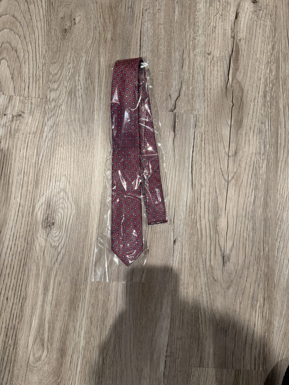 Other Red Neck Tie Size 32 - 1 Thumbnail