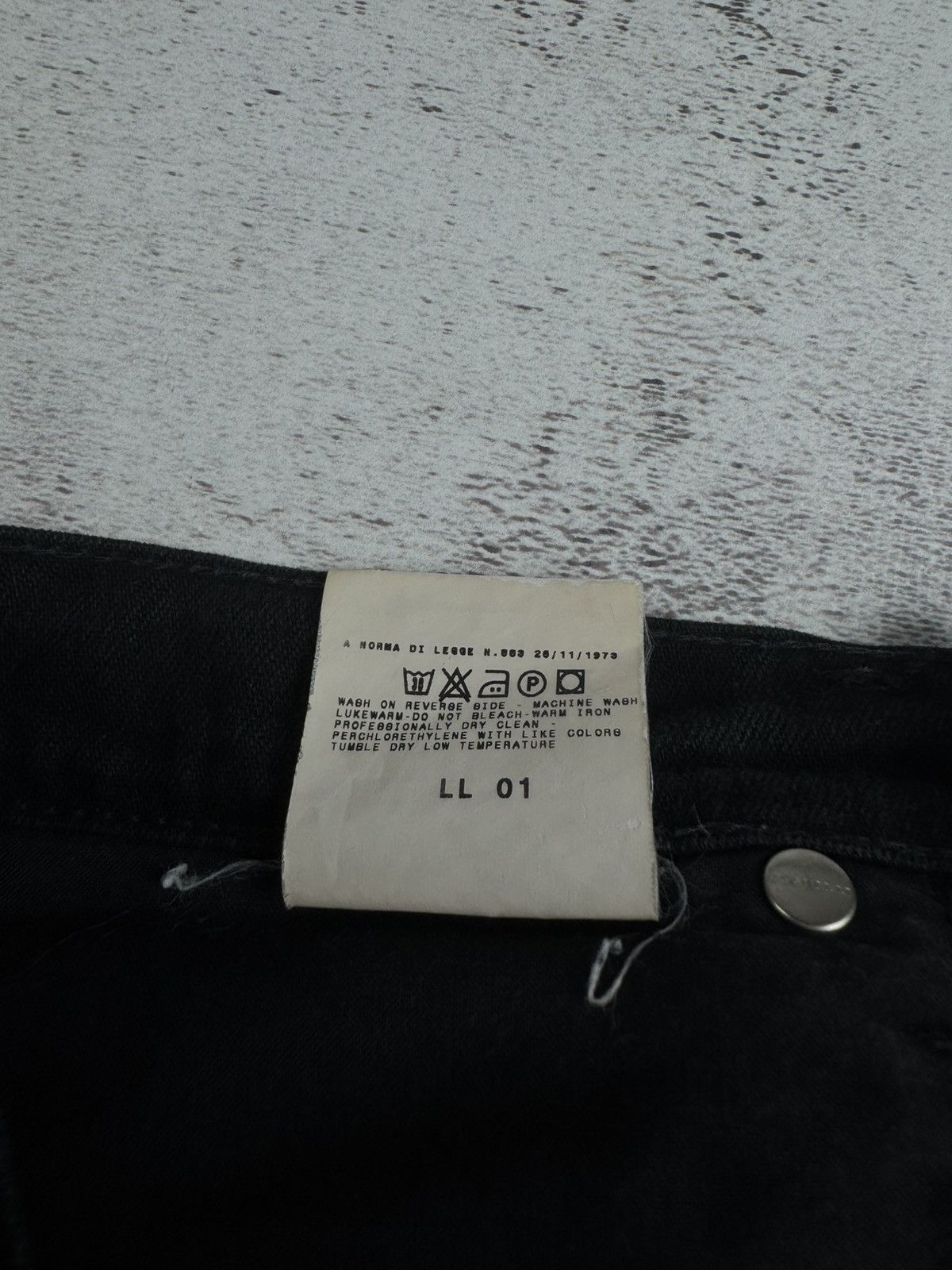 Versace Jeans Couture Versace Couture W27 Size 41 Women’s Straight Black Vintage Denim Jeans Trousers Size 27" / US 4 / IT 40 - 18 Thumbnail