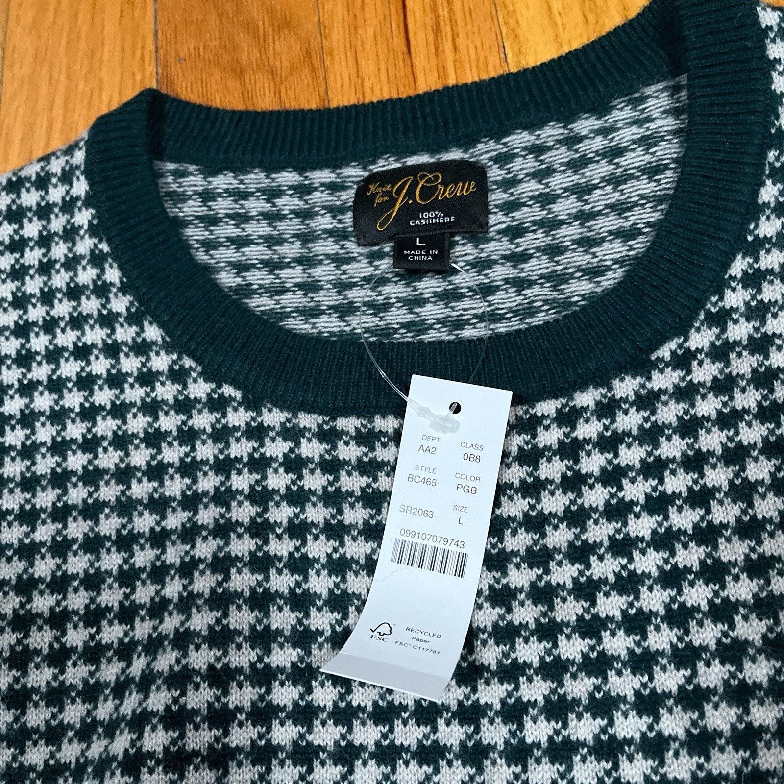 J.Crew NWT J. Crew Cashmere Crewneck Sweater Houndstooth Pattern Size US L / EU 52-54 / 3 - 3 Thumbnail