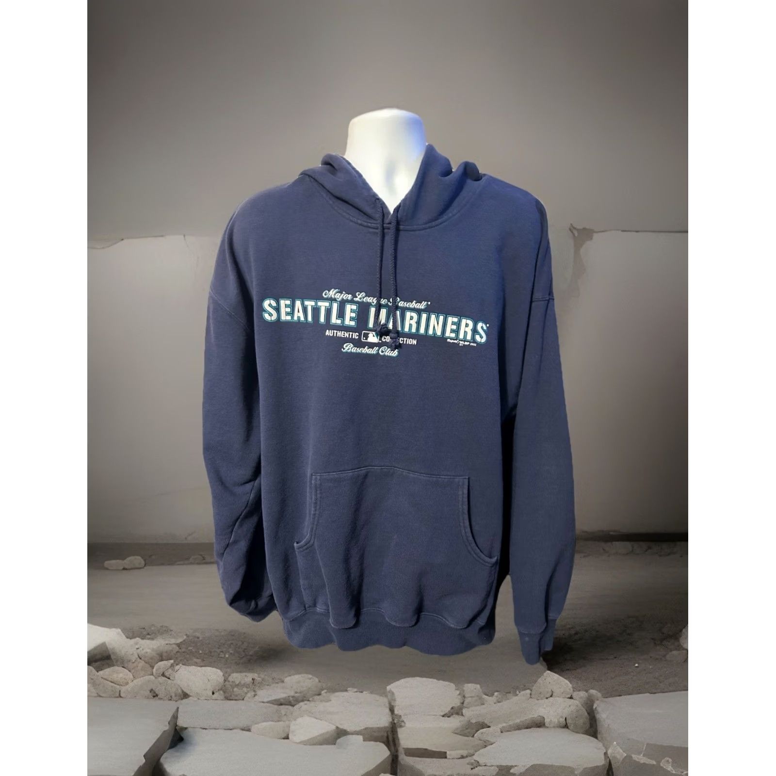 KangaROOS VTG Seattle Mariners Hoodie Men 2XL Navy Blue Hooded Kangaroo Pocket Logo MLB Seattle Mariners 2002 Majestic Navy Blue Pullover Mens Size US XXL / EU 58 / 5 - 7 Thumbnail