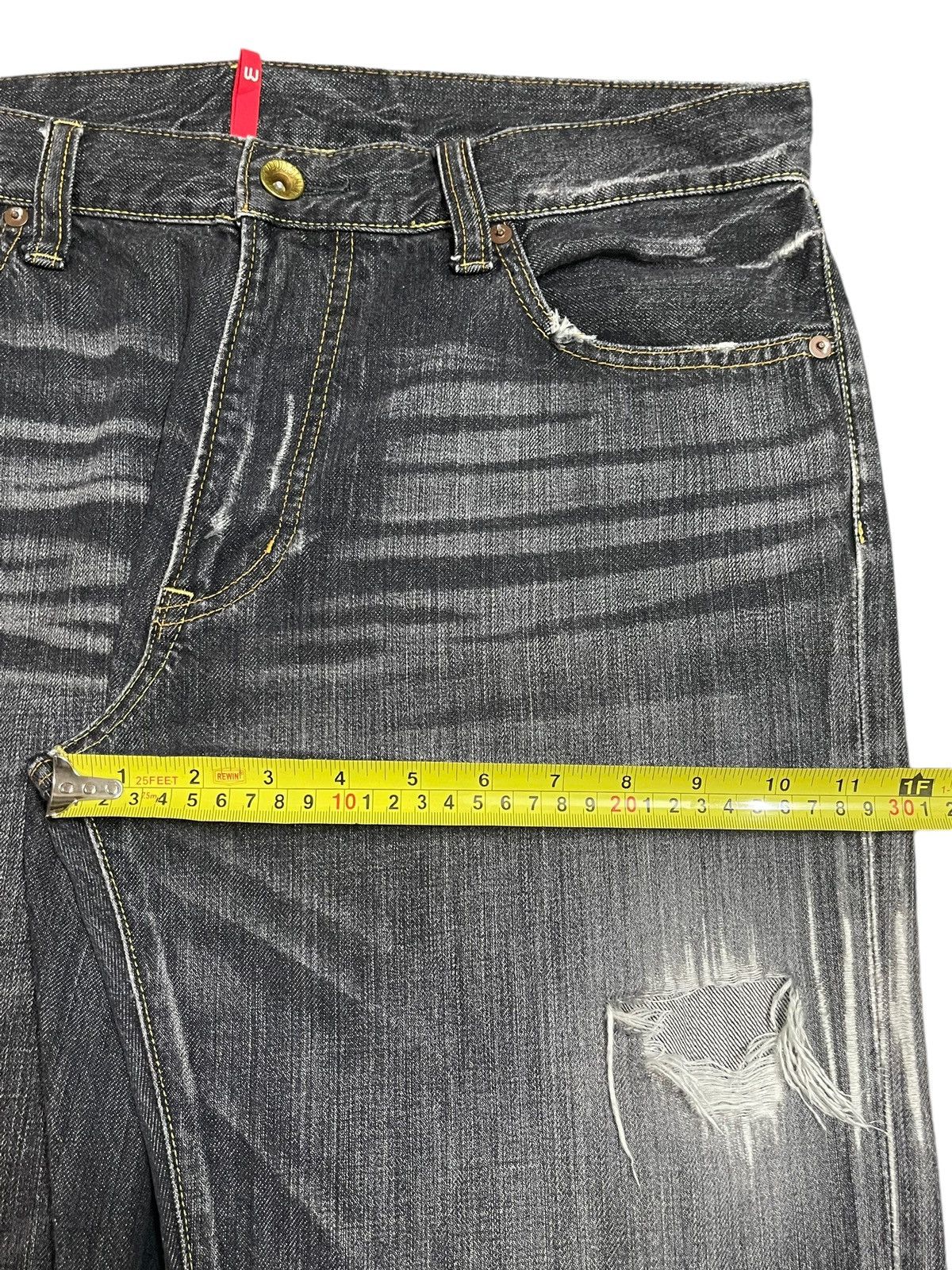 Uniqlo Vintage Japanese Uniqlo Faded Wash Style Loose Jeans Size US 36 / EU 52 - 14 Thumbnail