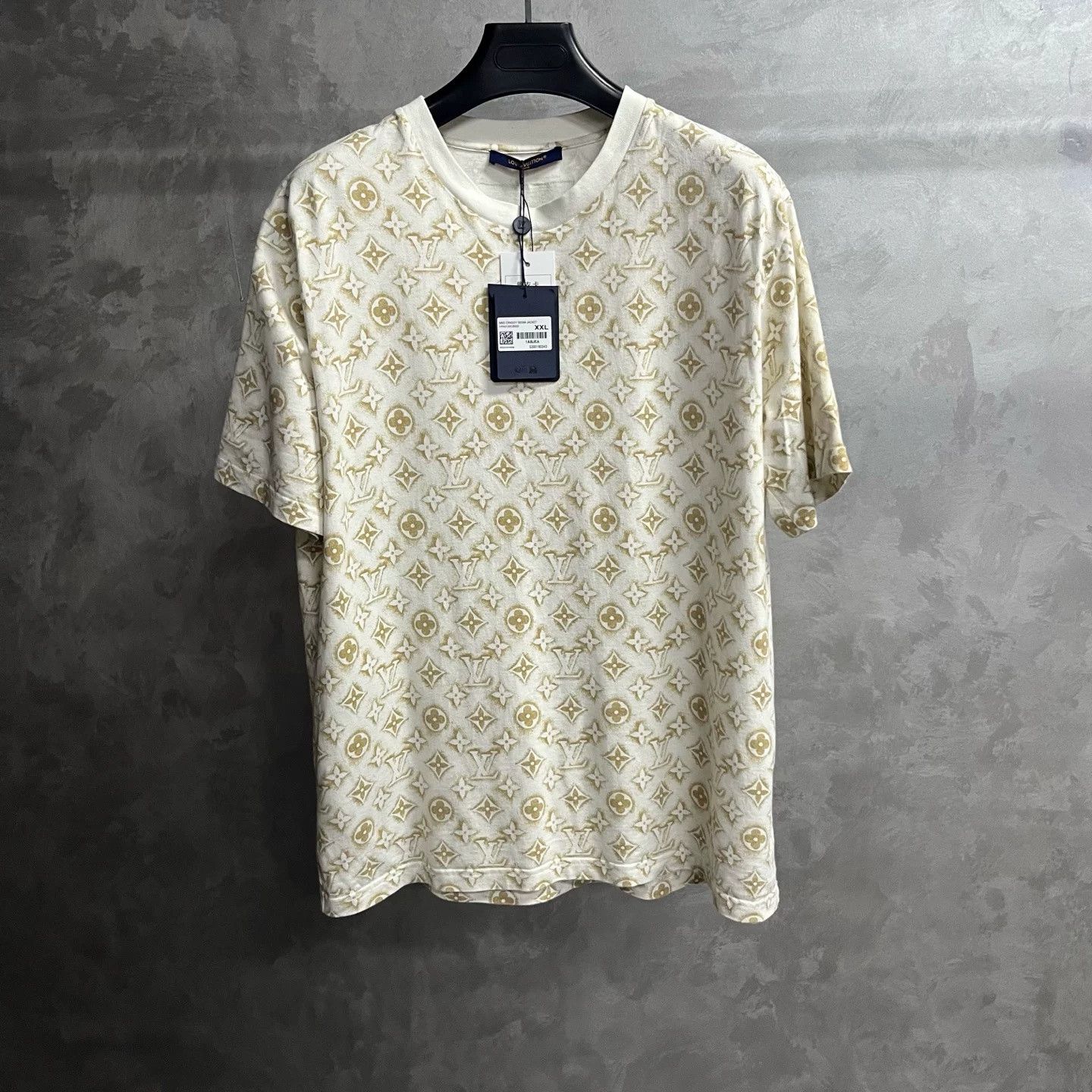 Louis Vuitton Louis Vuitton Beige Logo Print T-Shirt Size US XXL / EU 58 / 5 - 1 Thumbnail