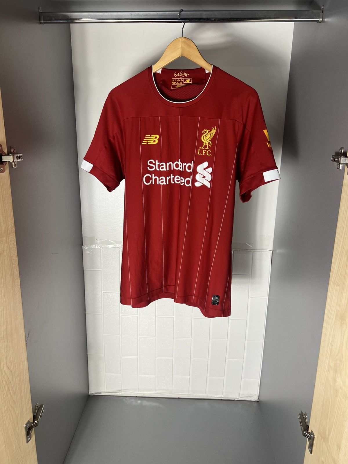 New Balance VINTAGE NEW BALANCE FC LIVERPOOL ENGLAND SOCCER JERSEY RETRO Size US L / EU 52-54 / 3 - 4 Thumbnail