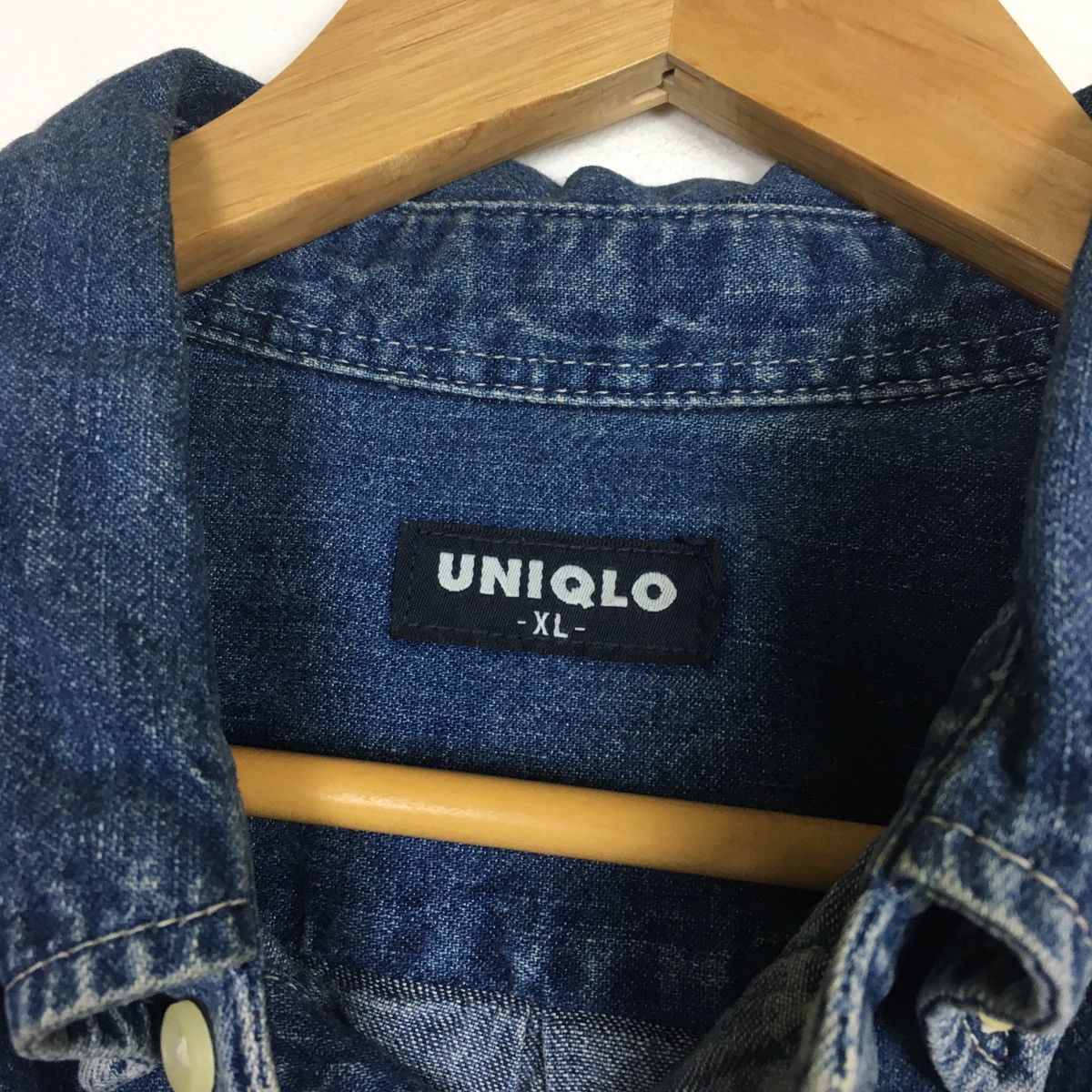 Uniqlo Vintage Uniqlo Single Pocket Denim Shirt Size US L / EU 52-54 / 3 - 7 Thumbnail