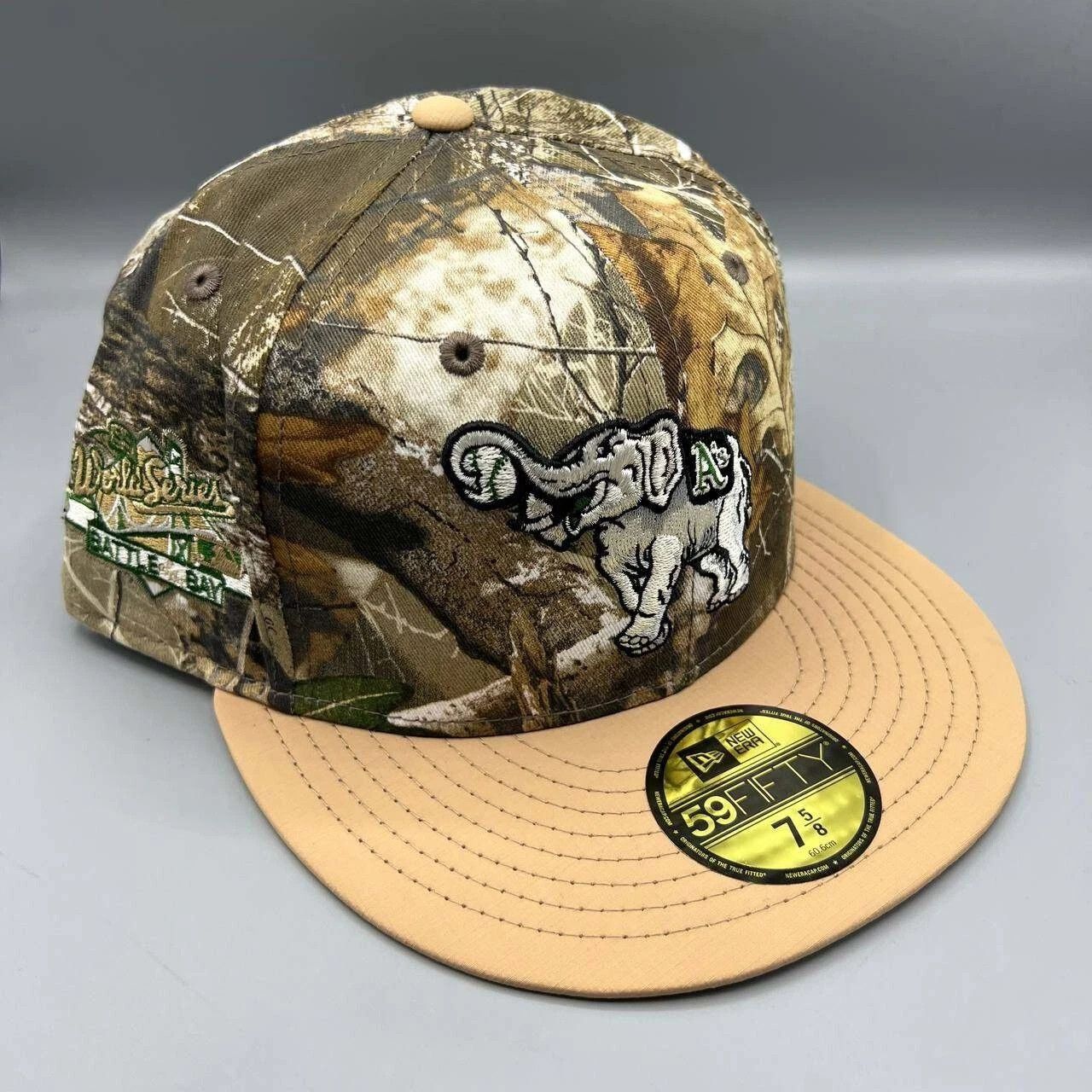 New Era Oakland Athletics Hat Men 7 5/8 Realtree Camo Fitted Cap Size ONE SIZE - 1 Thumbnail