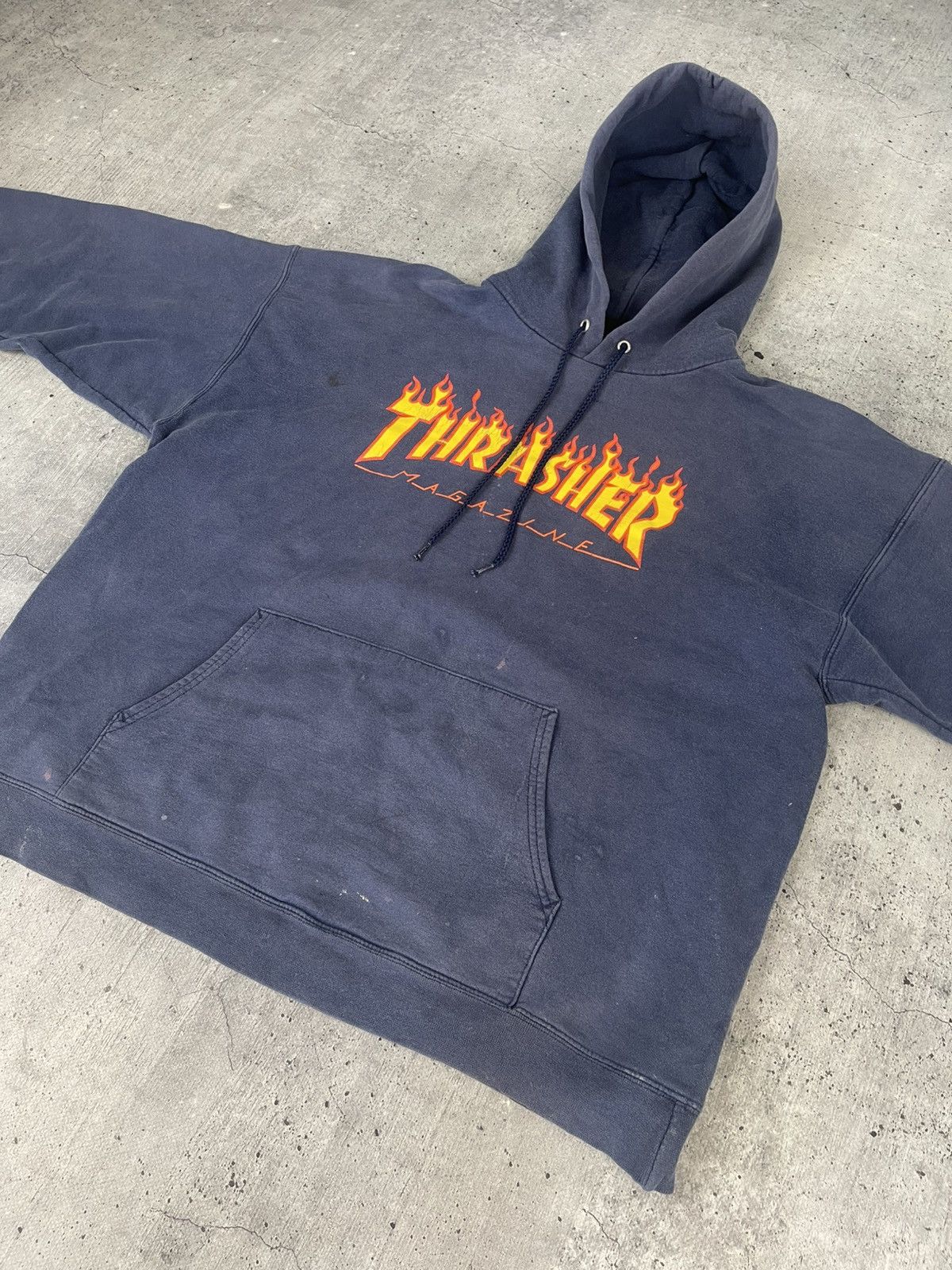 Thrasher Vintage 90s Thrasher Magazine Trashed Distressed Hoodie Size US L / EU 52-54 / 3 - 6 Thumbnail