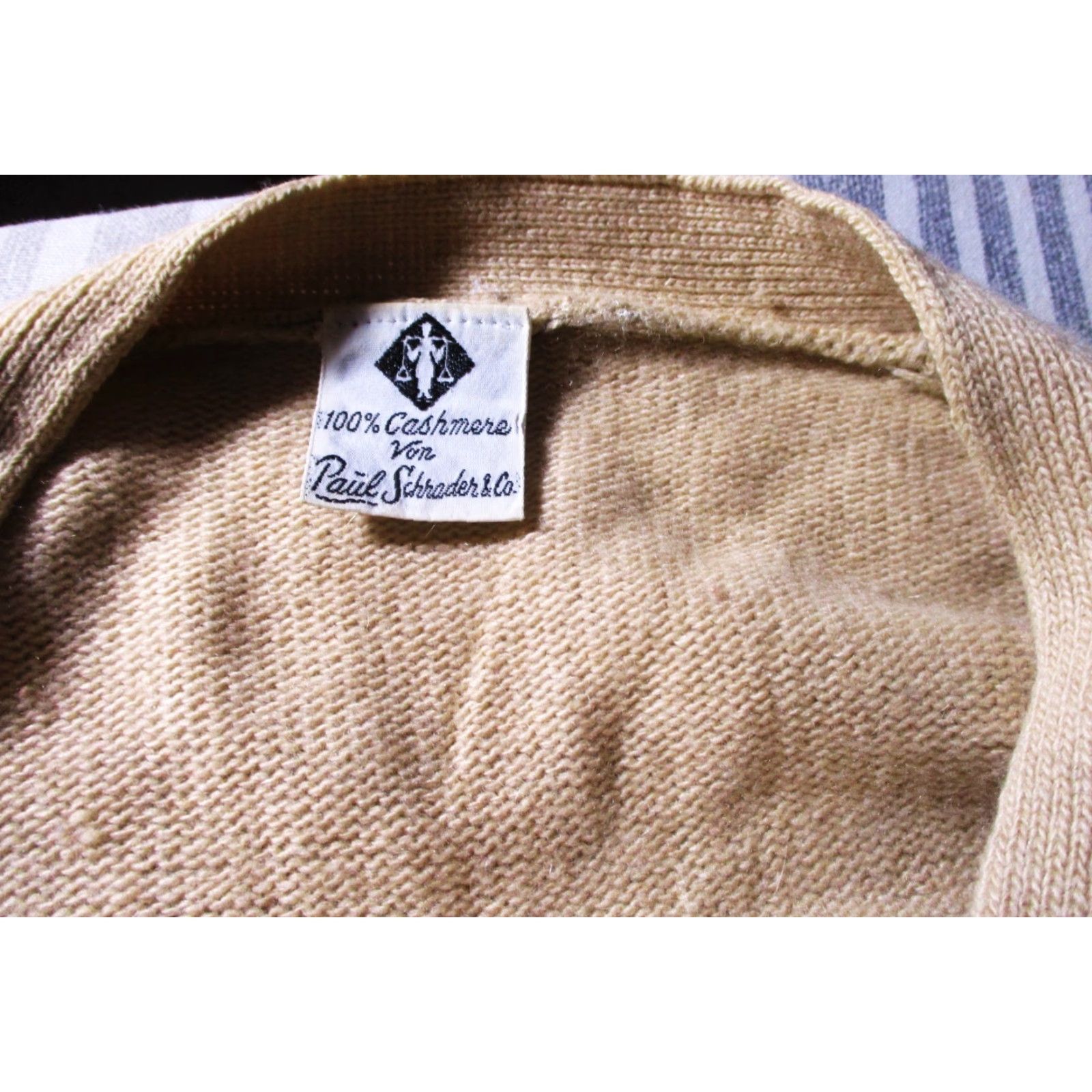 Vintage VINTAGE PAUL SCHRADER Cardigan Sweater Men Tan 100% Cashmere Size 38 Short Long Sleeve Button Down Pretty Size US M / EU 48-50 / 2 - 6 Thumbnail
