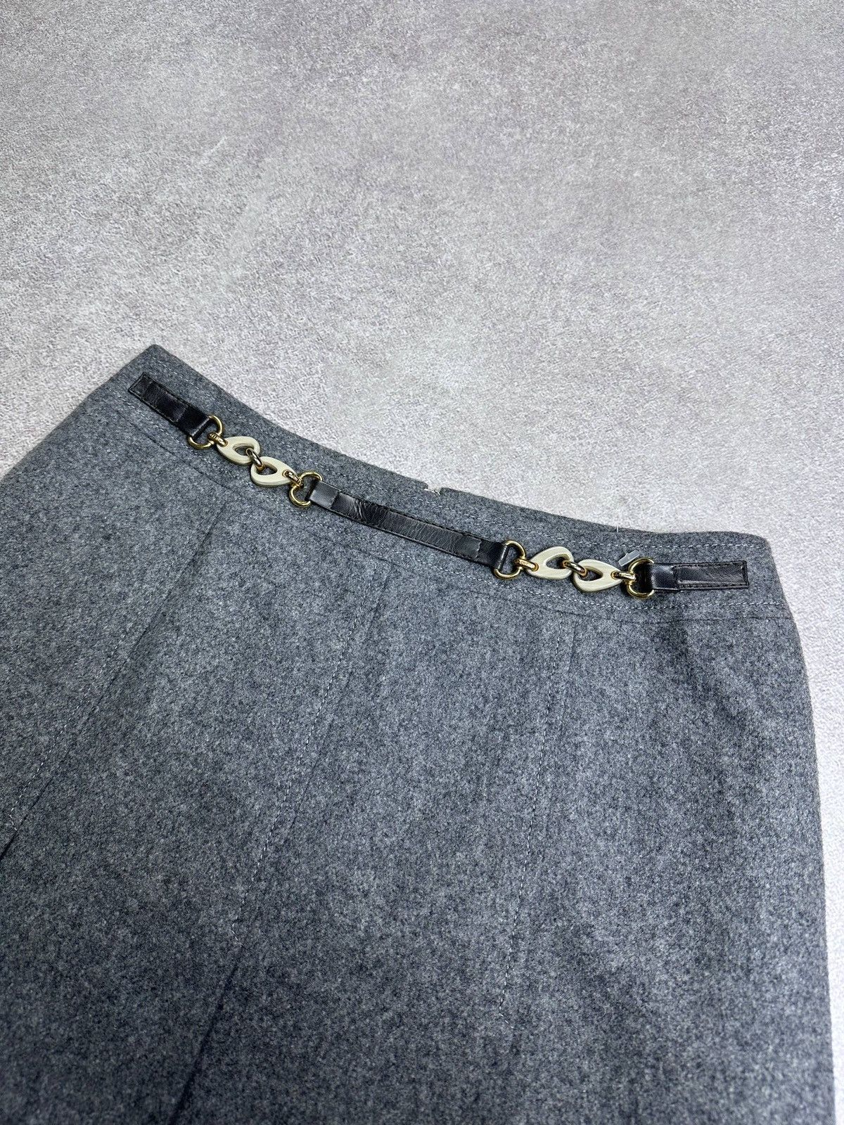 Celine Vintage Celine Womans Wool Skirt Rare IT 40 Size 27" / US 4 / IT 40 - 2 Thumbnail