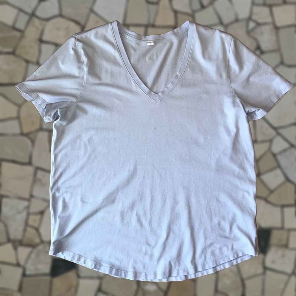 Lululemon VINTAGE Lululemon Love V Neck T-Shirt Women’s 10 Lavender Short Sleeve Stains Size L / US 10 / IT 46 - 1 Thumbnail