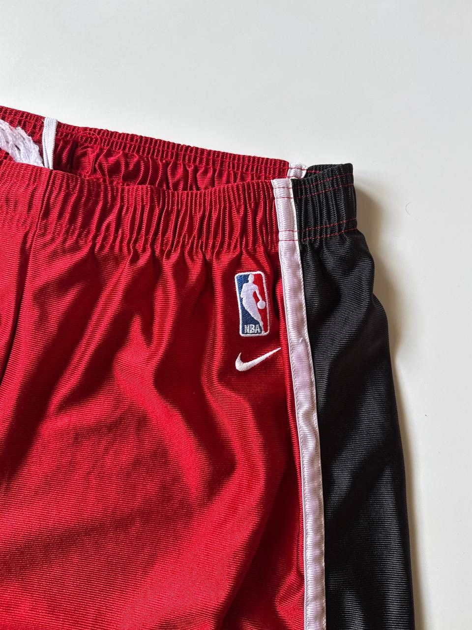 NBA Vintage Nike Miami Heats Shorts size L 34” Size US 34 / EU 50 - 2 Thumbnail