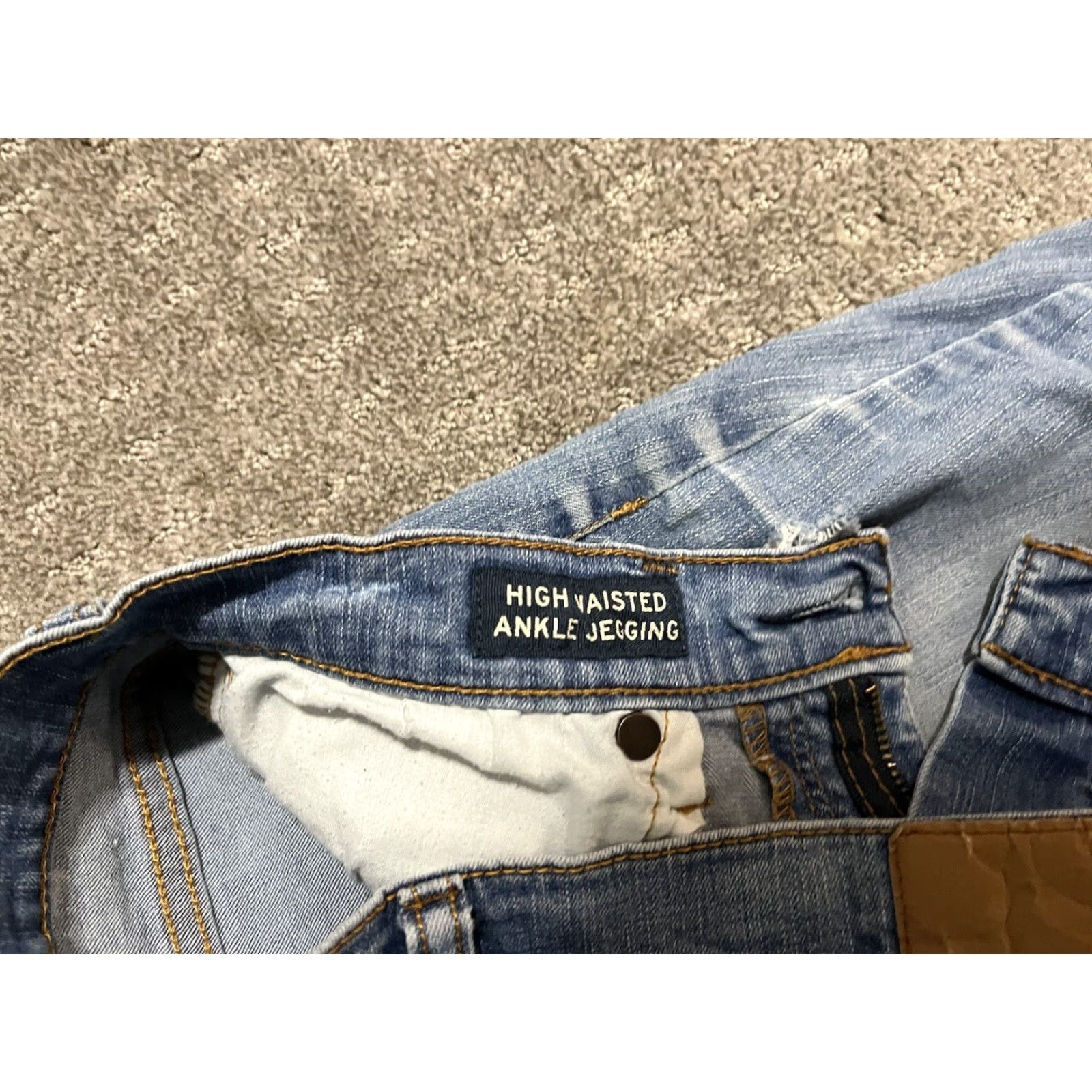 Aeropostale AEROPOSTALE Jegging Denim Jeans Women Size 6 Regular Mid Rise 26" Waist 27" Inseam Blue Small Logo Pocket 5-Pocket N/A Womens Size 28" / US 6 / IT 42 - 7 Thumbnail