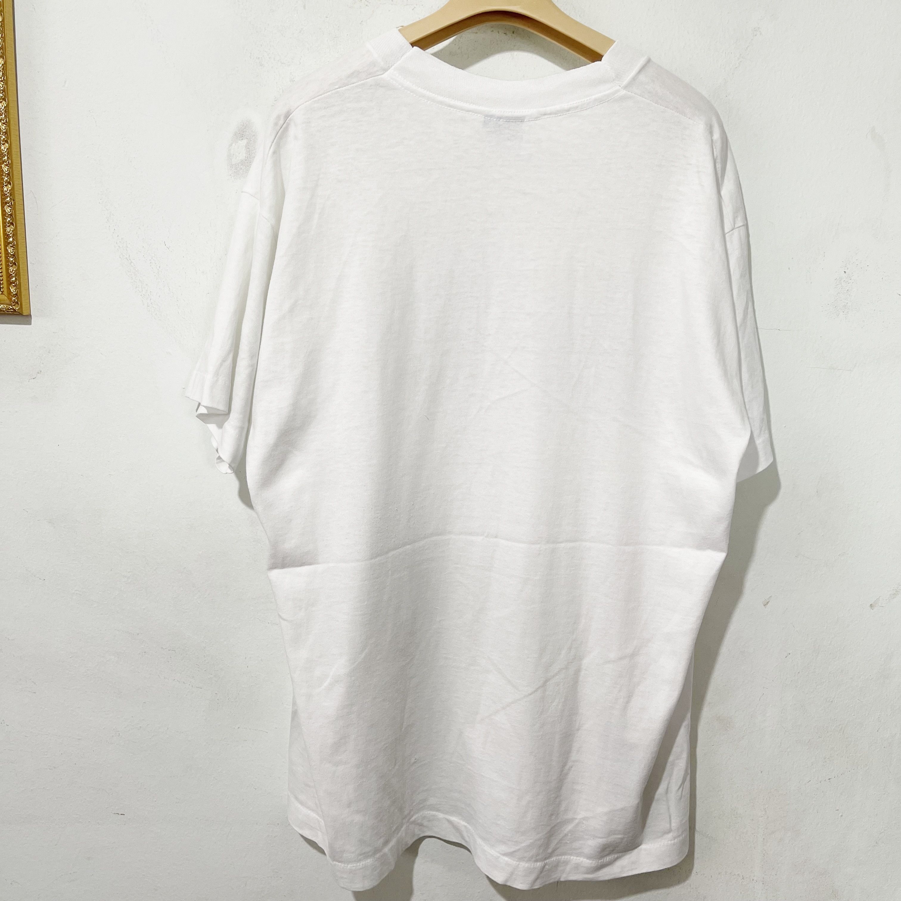 Vintage Vintage 90s If You Think I Look a Day T-shirt Size US XL / EU 56 / 4 - 3 Thumbnail