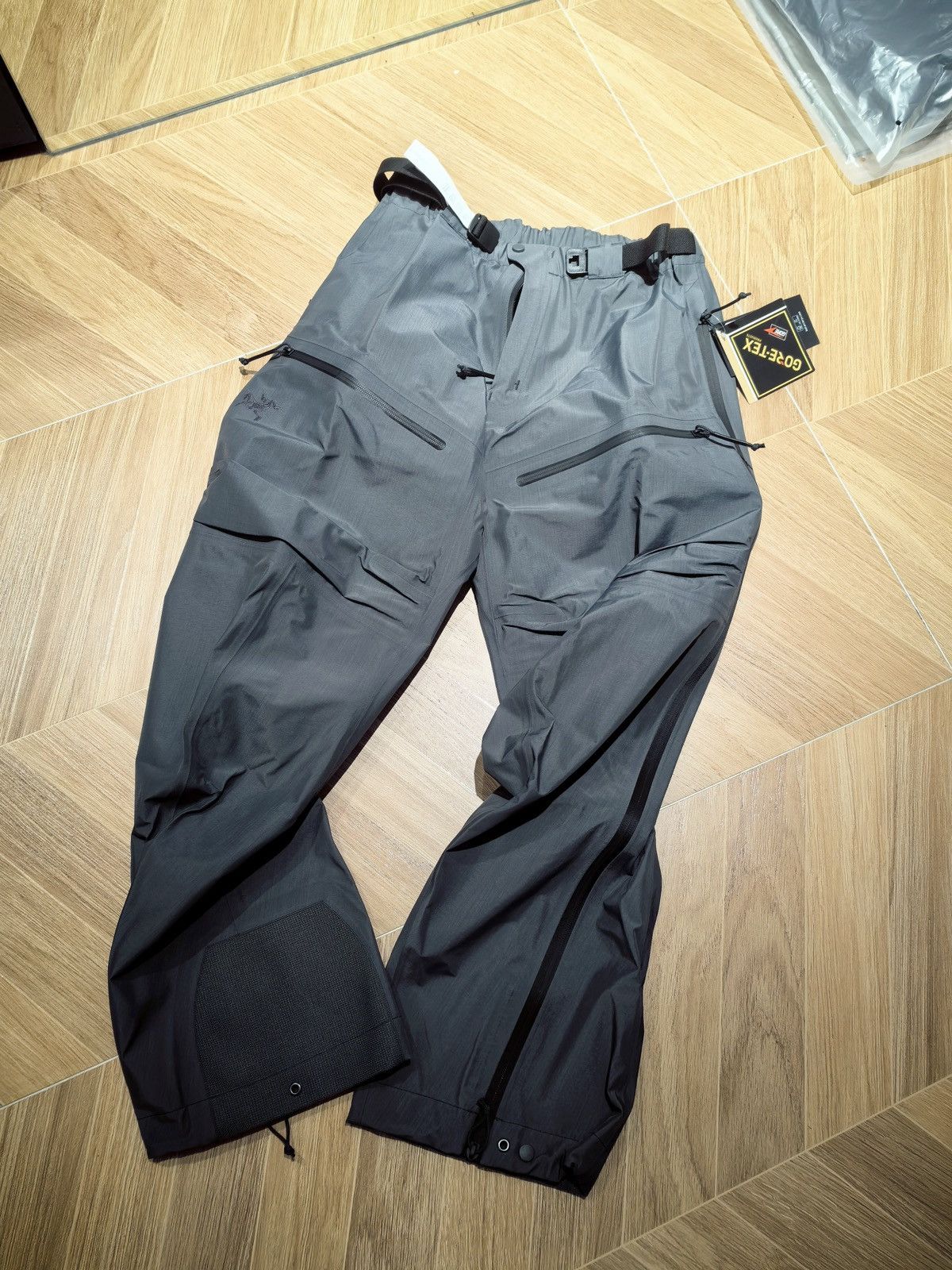 Arcteryx leaf alpha pants deals