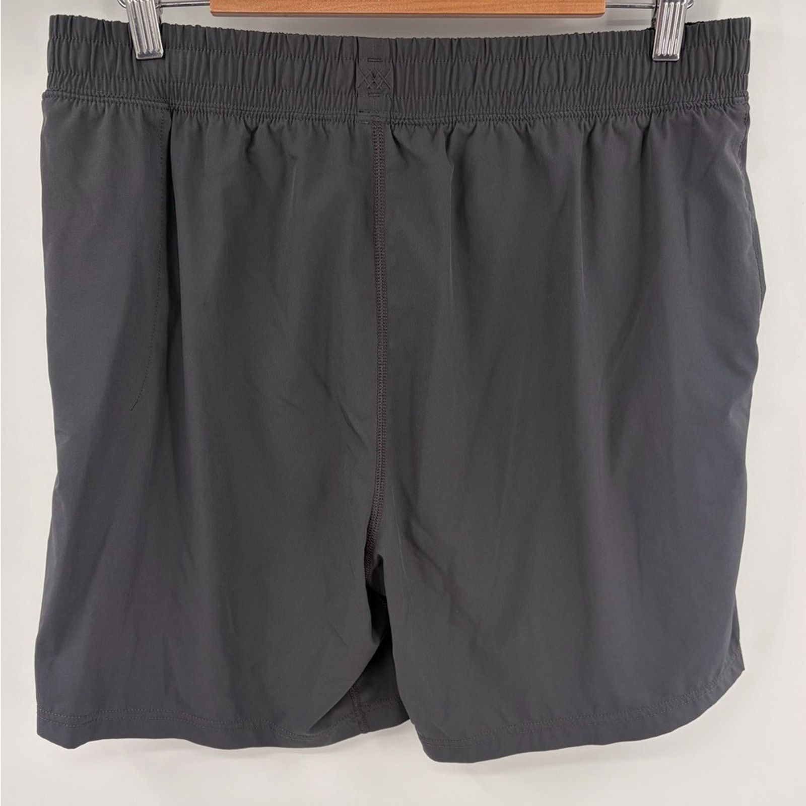 Rhone Rhone men’s gray 7” lined training performance short size L Size US 32 / EU 48 - 6 Thumbnail