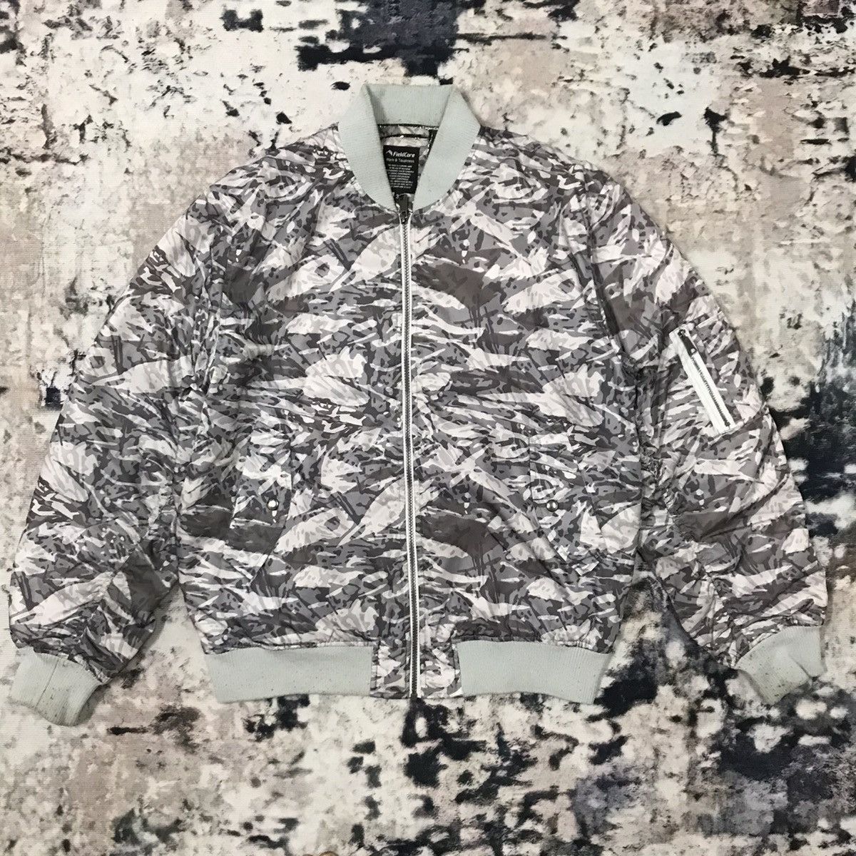 Japanese Brand Fieldcore Warm & Toughness Navy Camo Style Bomber Jacket Size US L / EU 52-54 / 3 - 1 Thumbnail