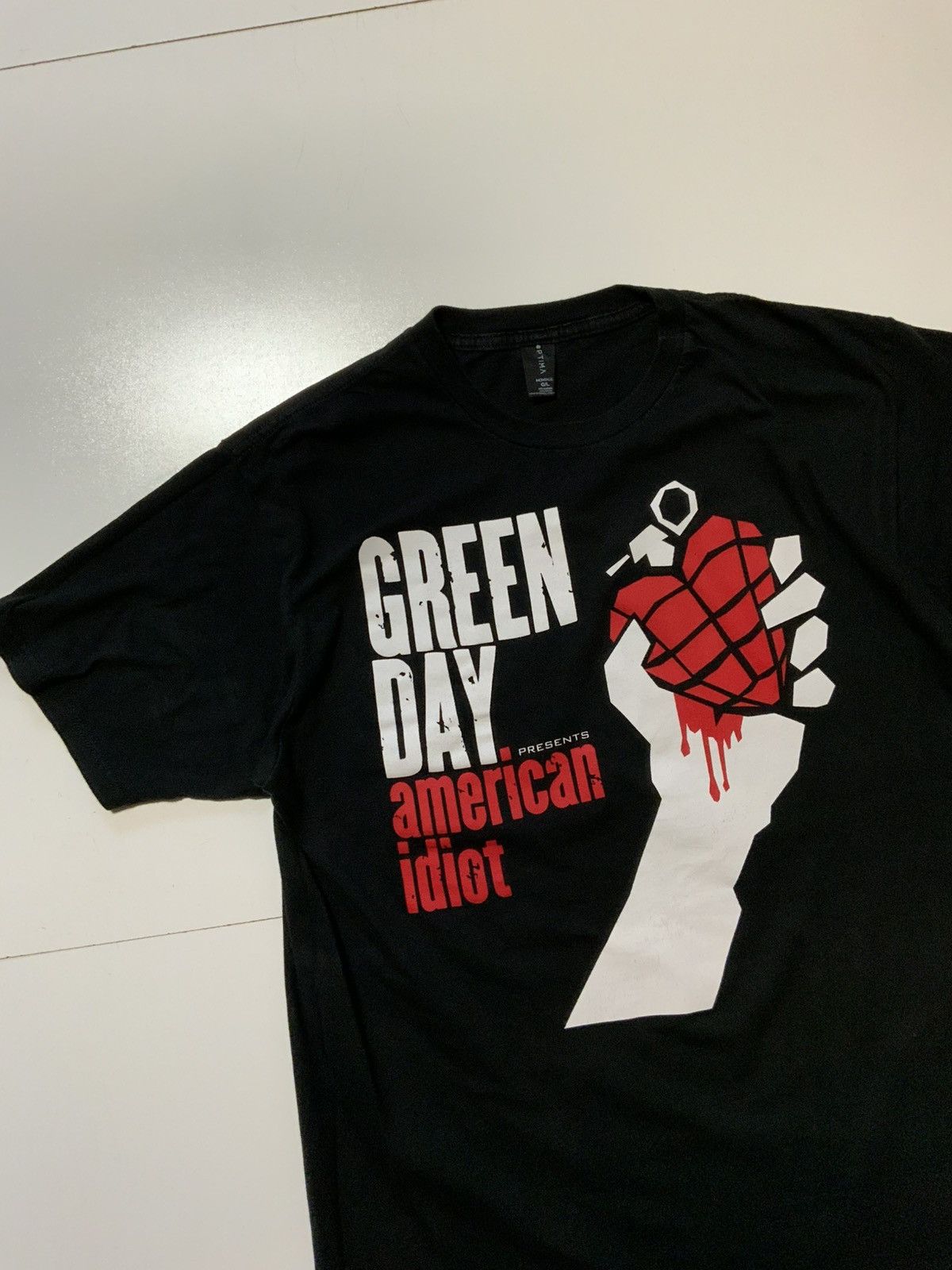 Other Green Day American Idiot Heart Grenade Rock Band T-Shirt Size US L / EU 52-54 / 3 - 3 Thumbnail