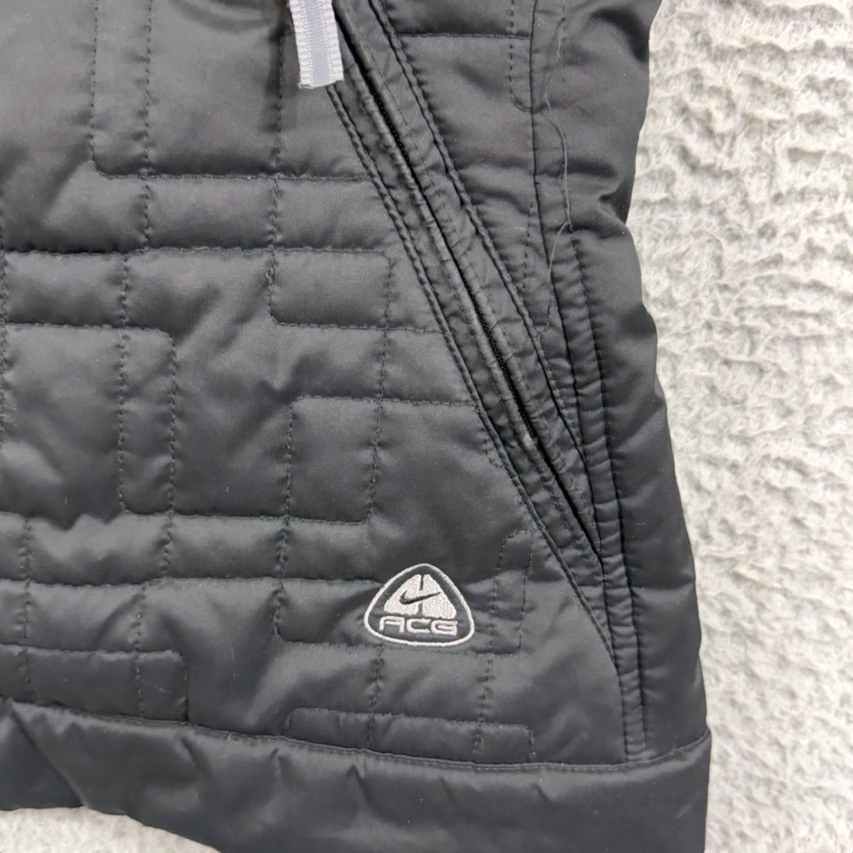 Nike Nike ACG Vest Womens L Black 3 Layer Quilted Puffer Zip Windbreaker Vest Size L / US 10 / IT 46 - 4 Thumbnail