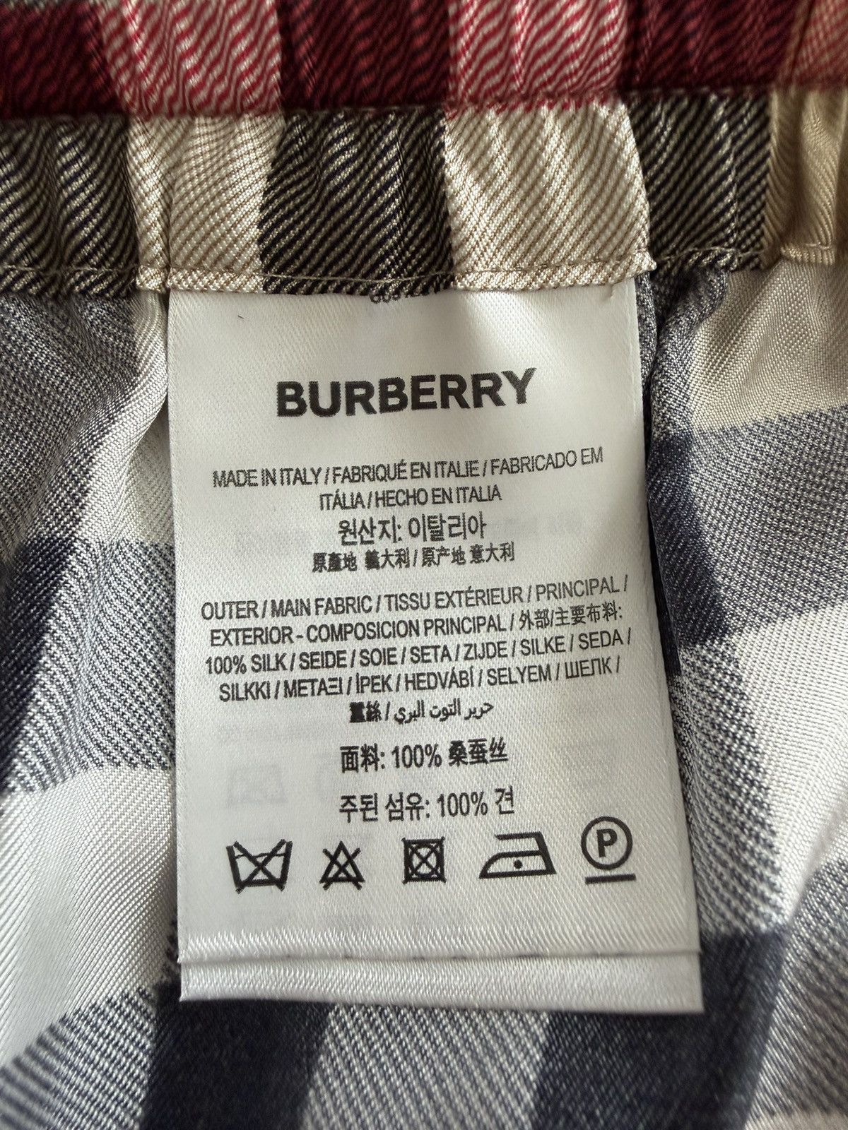 Burberry Burberry Check Silk shorts Size US 32 / EU 48 - 6 Thumbnail