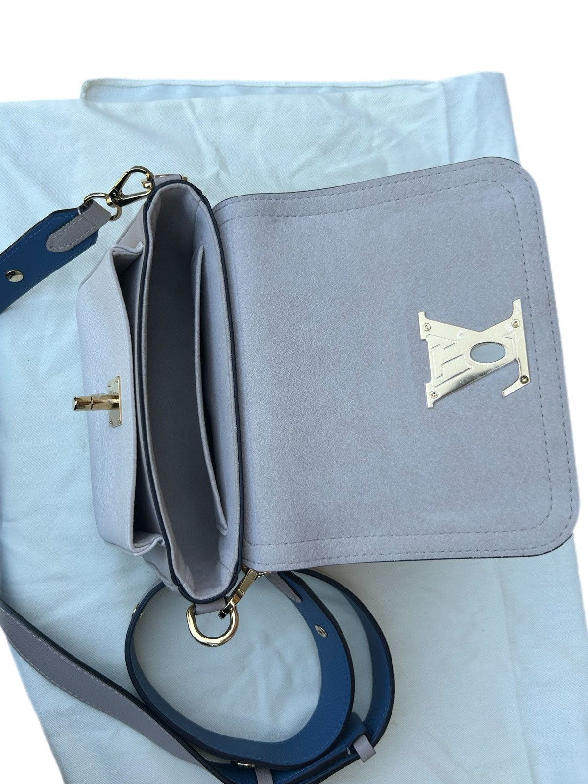 Louis Vuitton Lockme Tender leather handbag Size ONE SIZE - 4 Thumbnail