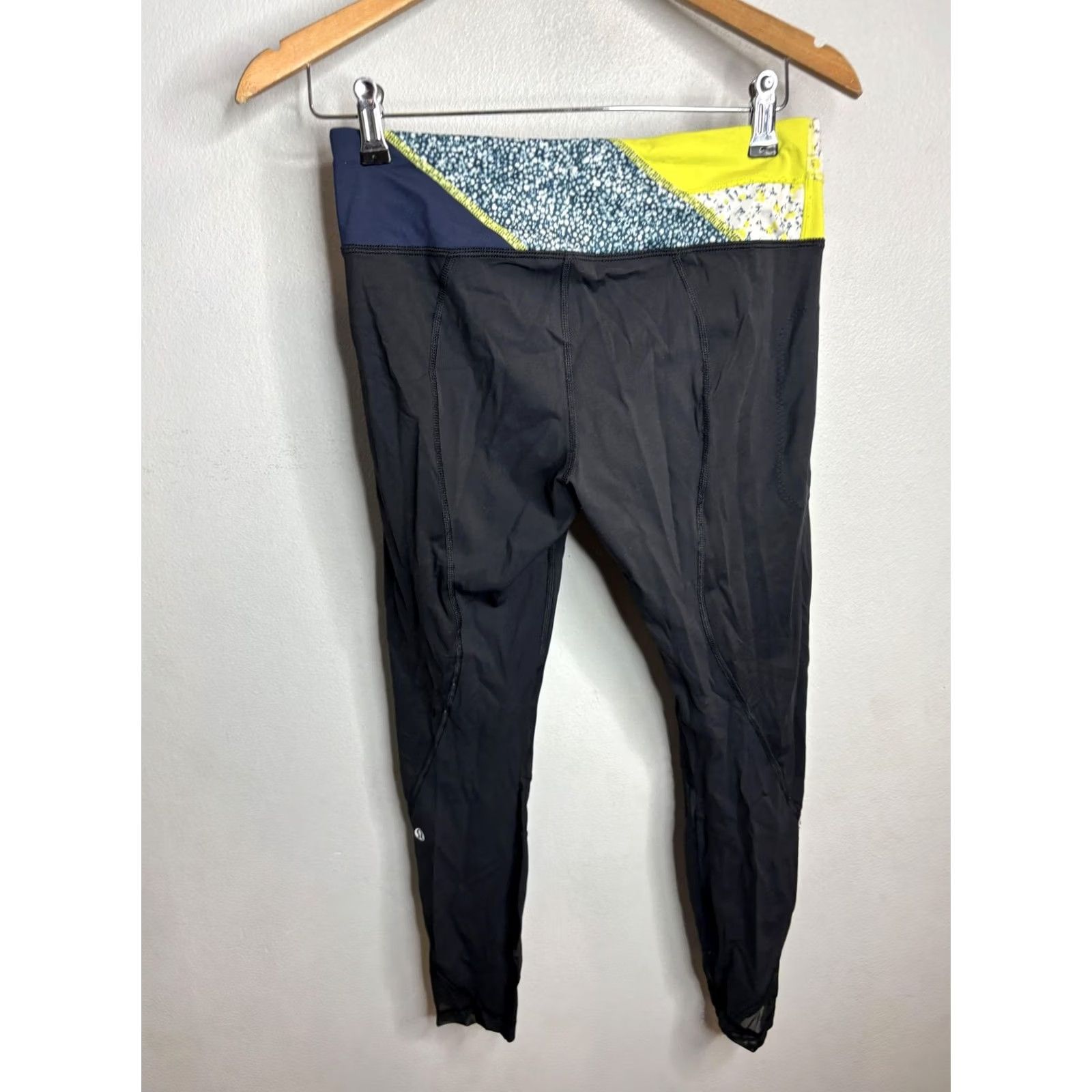 Lululemon Lululemon Pants Womens 6 Black Colorblock Run Inspire Crop Capri Leggings Size 28" / US 6 / IT 42 - 4 Thumbnail