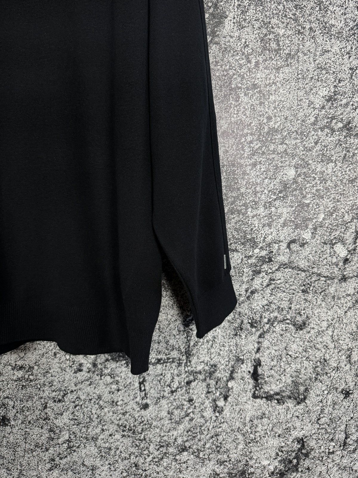 Carlo Colucci Carlo Colucci V-Neck Black Wool Sweater Pullover Size 54 Size US L / EU 52-54 / 3 - 5 Thumbnail