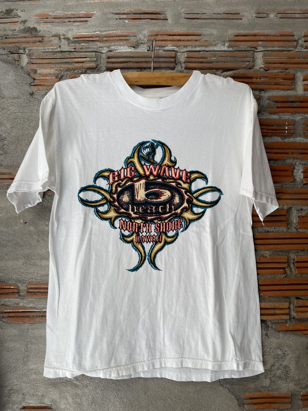Vintage Vintage Big Wave Beach North Shore Hawaii Surf Tee Size US M / EU 48-50 / 2 - 1 Thumbnail